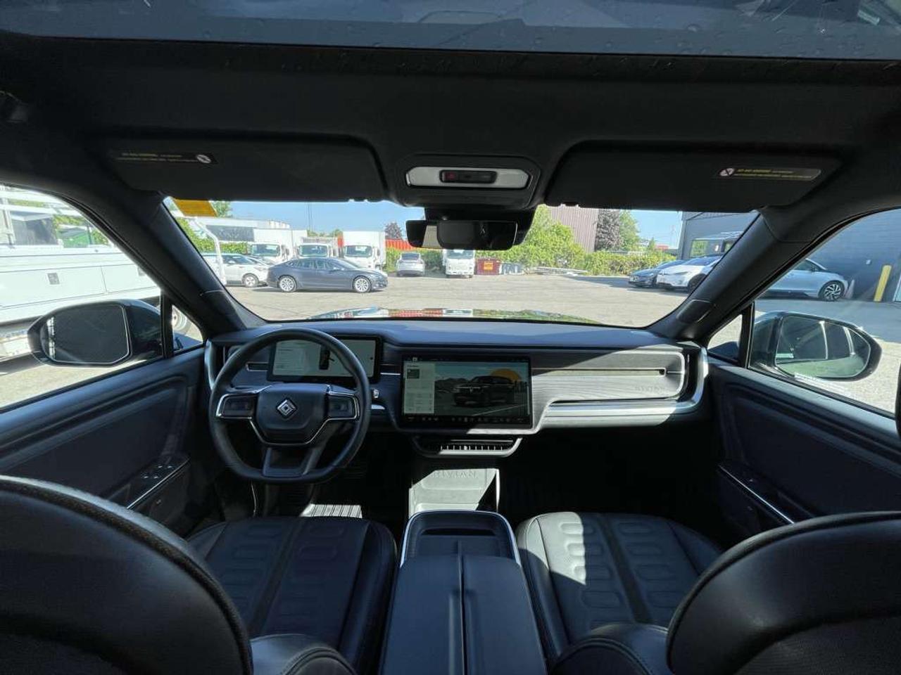 2025 Rivian R1S Adventure PKG - MAX PACK   GEN 2   660km RANGE! Photo