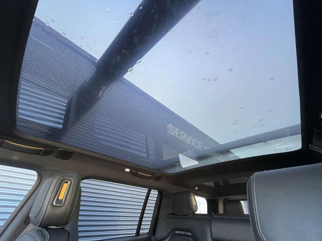 2025 Rivian R1S Adventure PKG - MAX PACK   GEN 2   660km RANGE! Photo