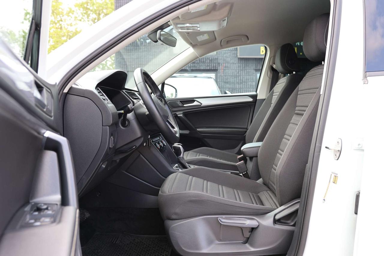 2023 Volkswagen Tiguan TRENDLINE-4MOTION-AWD/ADAPT CRUISE/BCAM/FORWARD ASSIST/BLIS/HEATED SEATS & STEERING/CARPLAY/TOW HITCH Photo