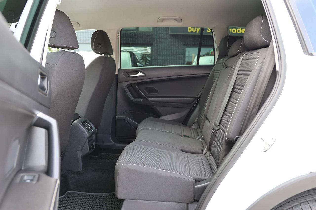 2023 Volkswagen Tiguan TRENDLINE-4MOTION-AWD/ADAPT CRUISE/BCAM/FORWARD ASSIST/BLIS/HEATED SEATS & STEERING/CARPLAY/TOW HITCH Photo