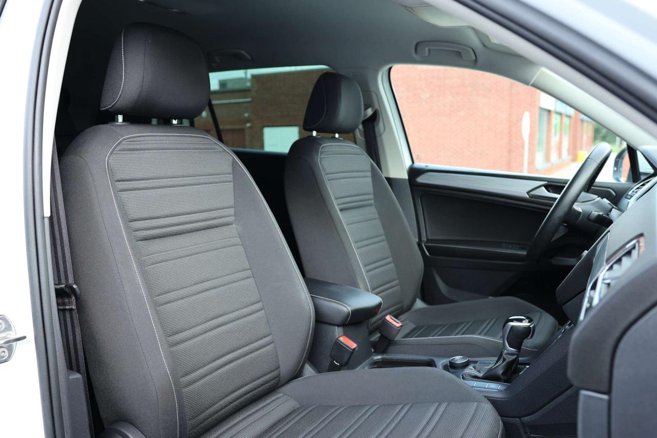 2023 Volkswagen Tiguan TRENDLINE-4MOTION-AWD/ADAPT CRUISE/BCAM/FORWARD ASSIST/BLIS/HEATED SEATS & STEERING/CARPLAY/TOW HITCH Photo