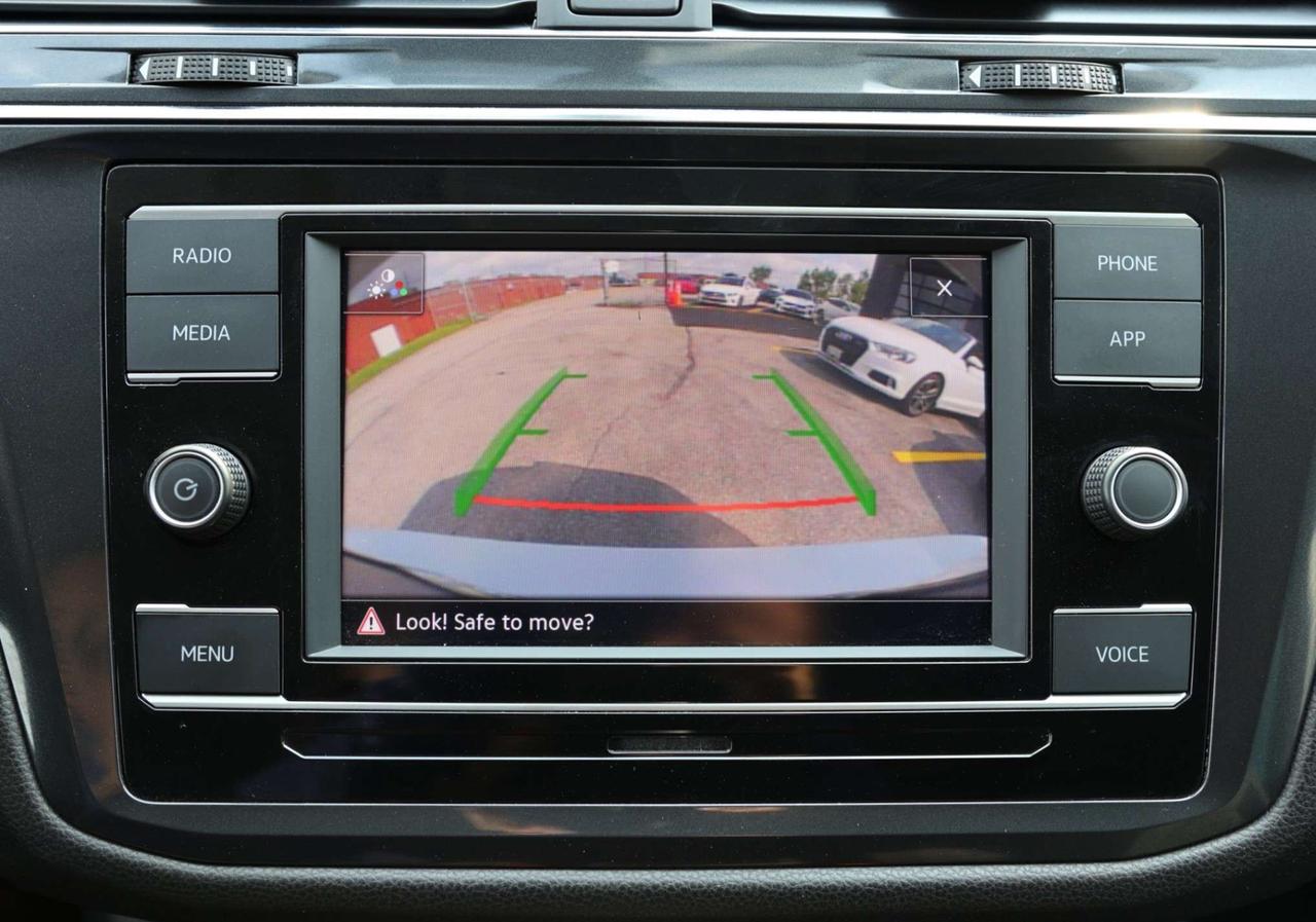 2023 Volkswagen Tiguan TRENDLINE-4MOTION-AWD/ADAPT CRUISE/BCAM/FORWARD ASSIST/BLIS/HEATED SEATS & STEERING/CARPLAY/TOW HITCH Photo