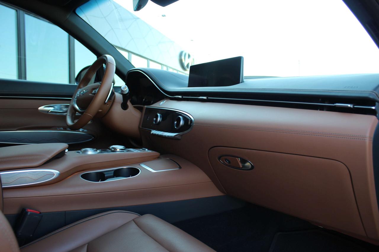 2023 Genesis GV70 2.5T Advanced Photo