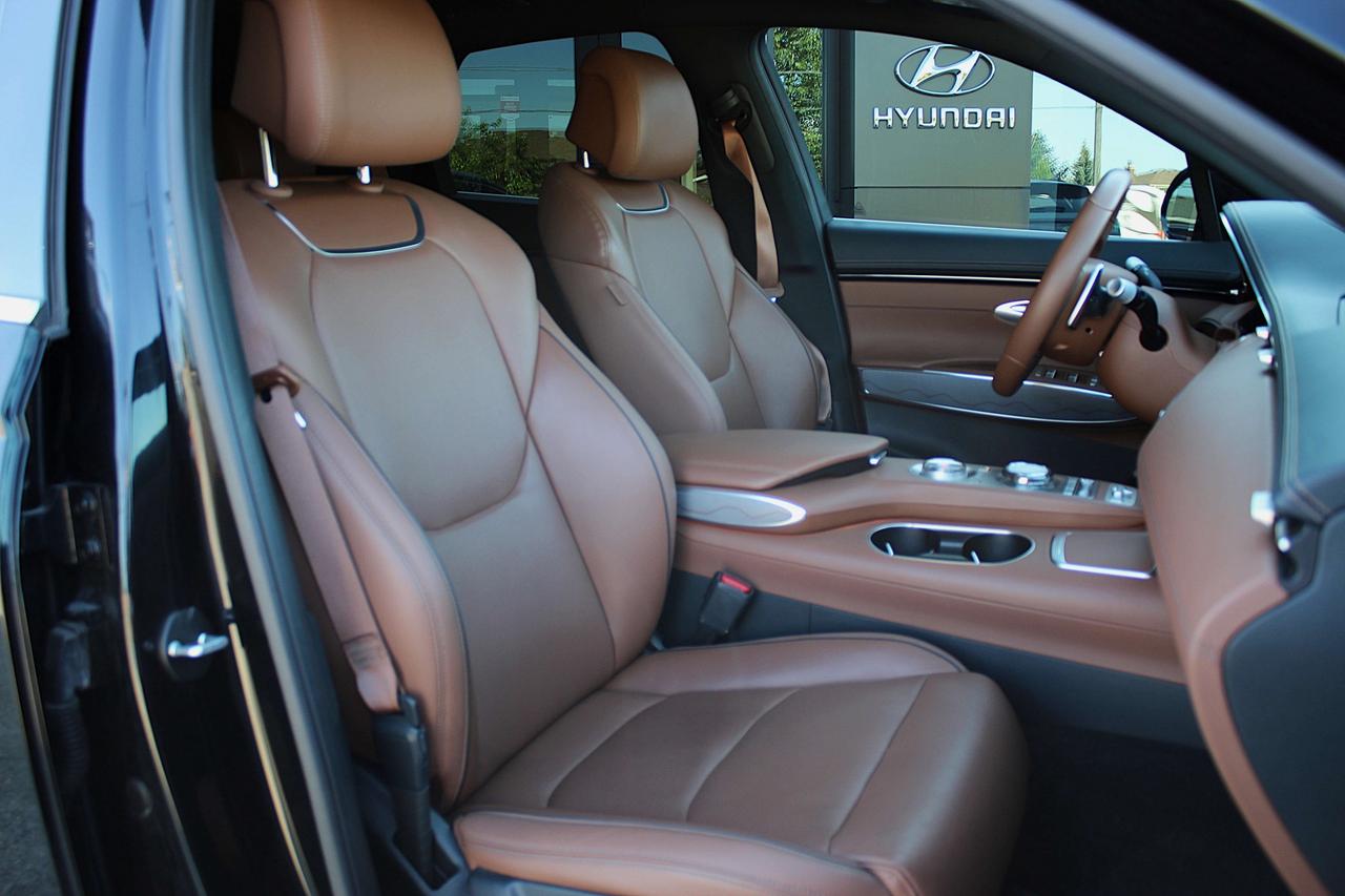 2023 Genesis GV70 2.5T Advanced Photo