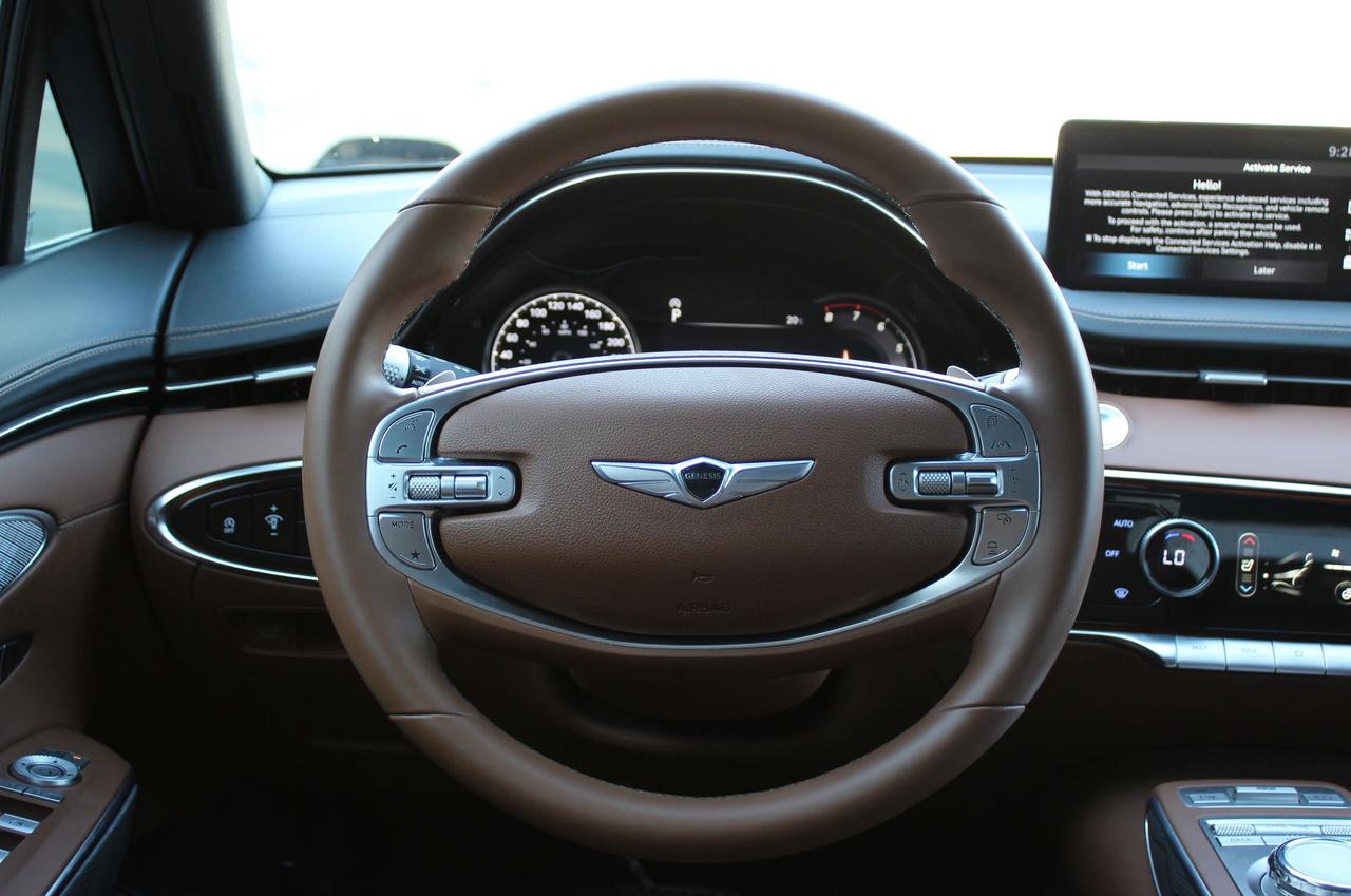 2023 Genesis GV70 2.5T Advanced Photo