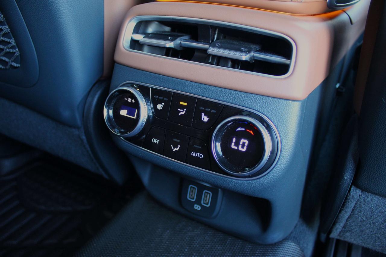 2023 Genesis GV70 2.5T Advanced Photo