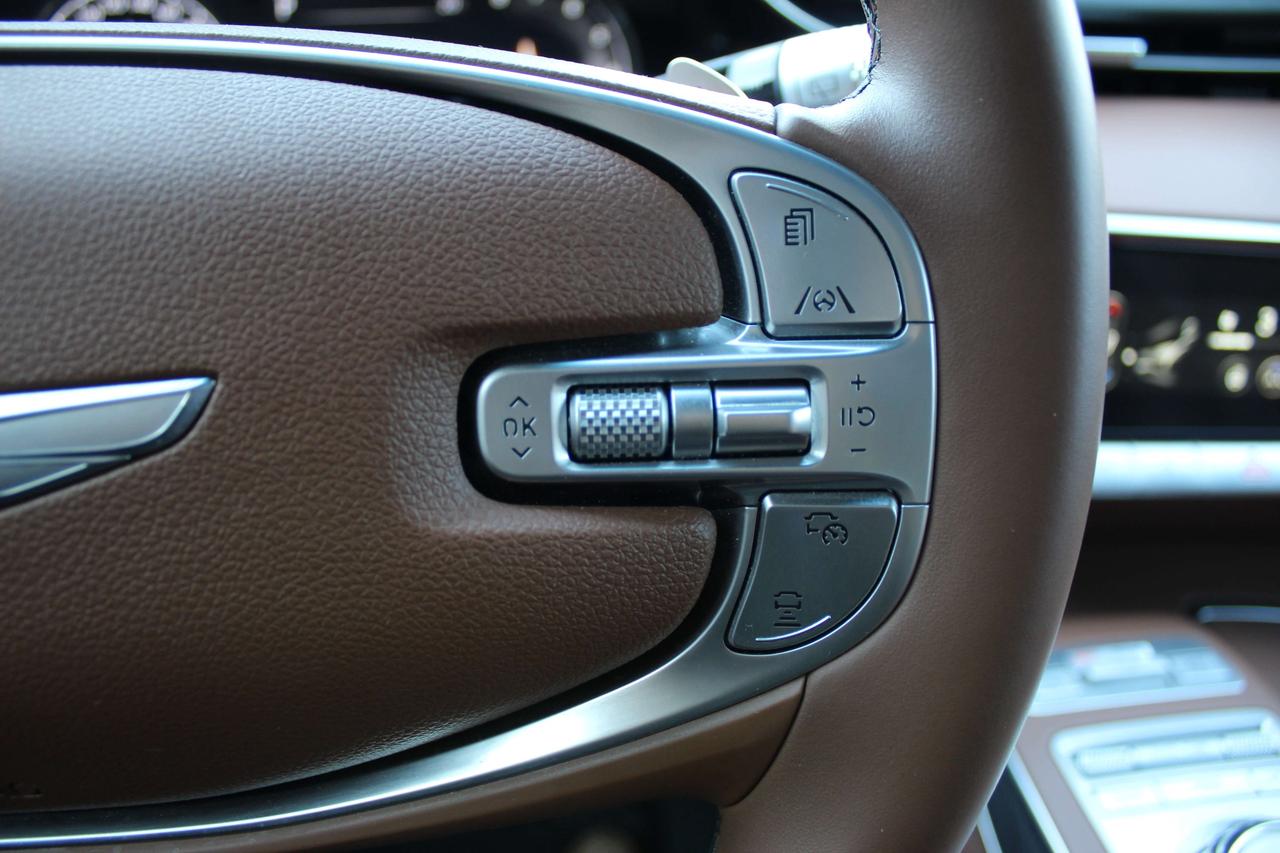 2023 Genesis GV70 2.5T Advanced Photo
