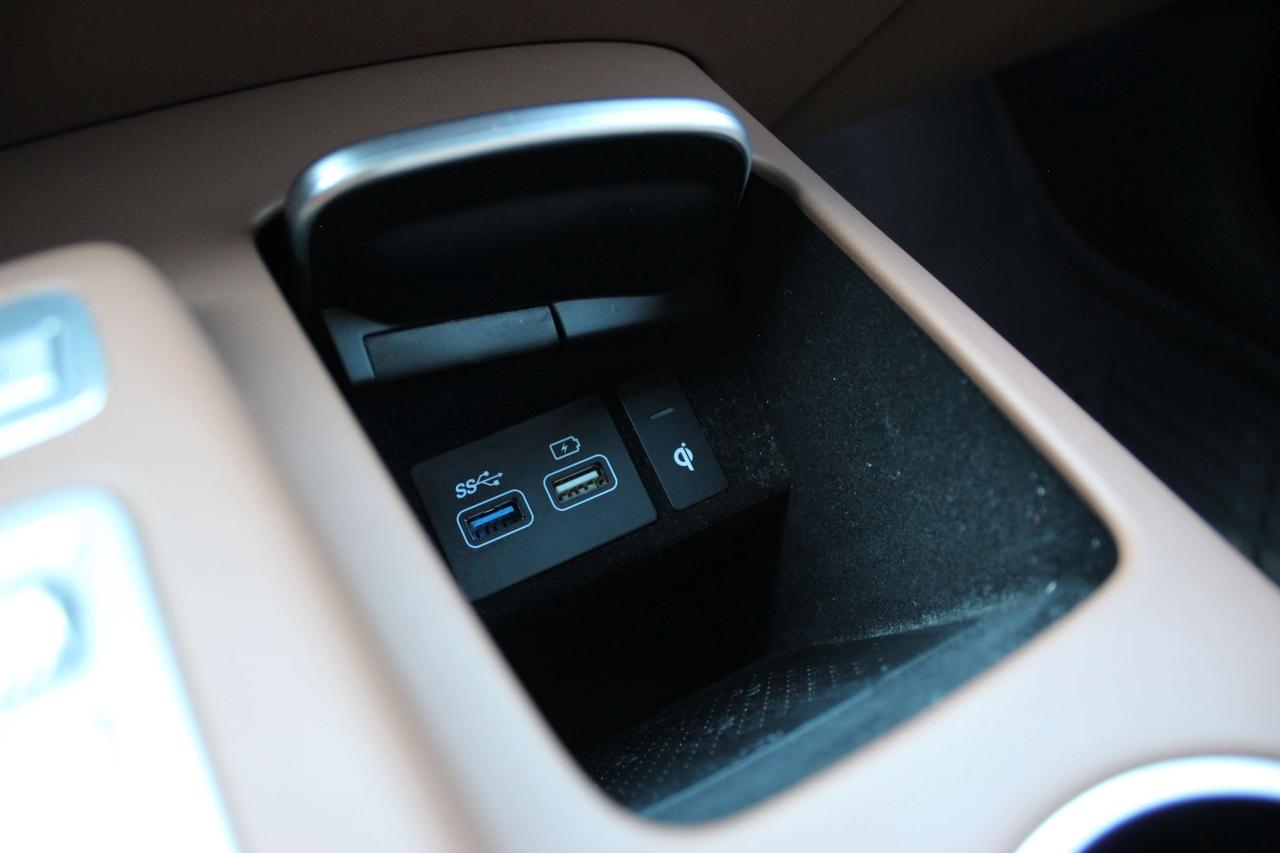2023 Genesis GV70 2.5T Advanced Photo