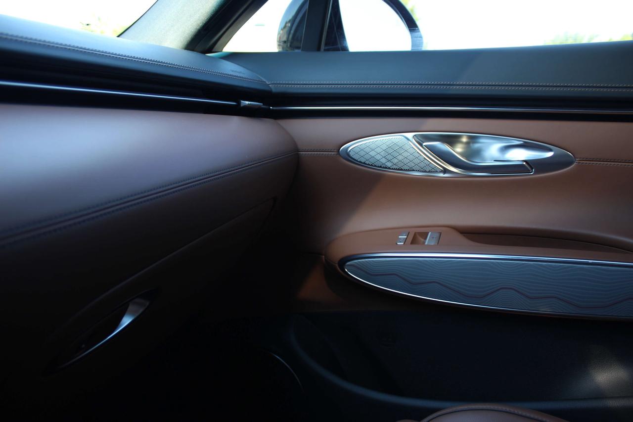 2023 Genesis GV70 2.5T Advanced Photo