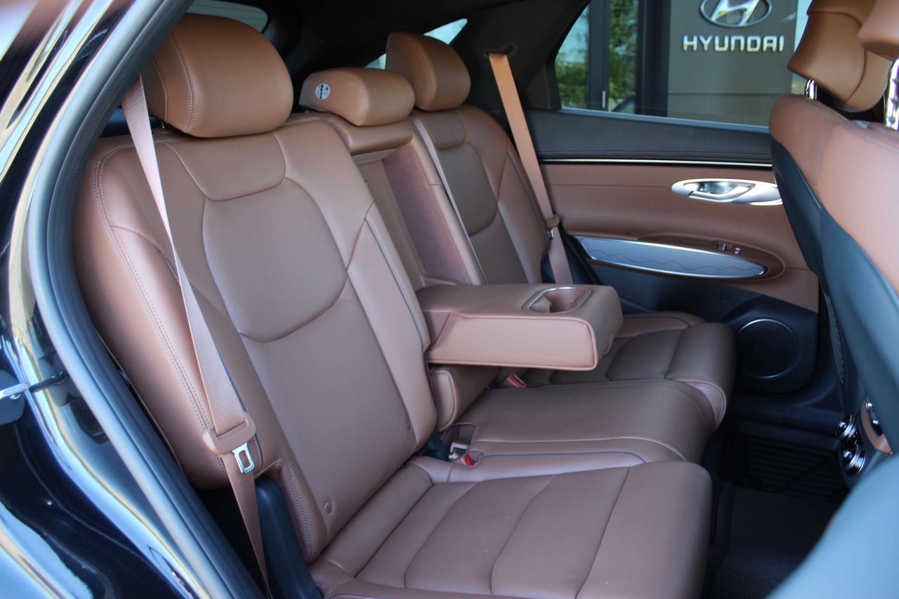 2023 Genesis GV70 2.5T Advanced Photo