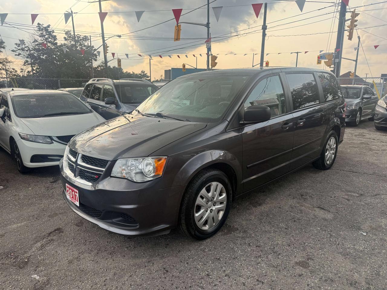 2017 Dodge Grand Caravan *** 3 YEAR WARRANTY INCLUDED *** Photo
