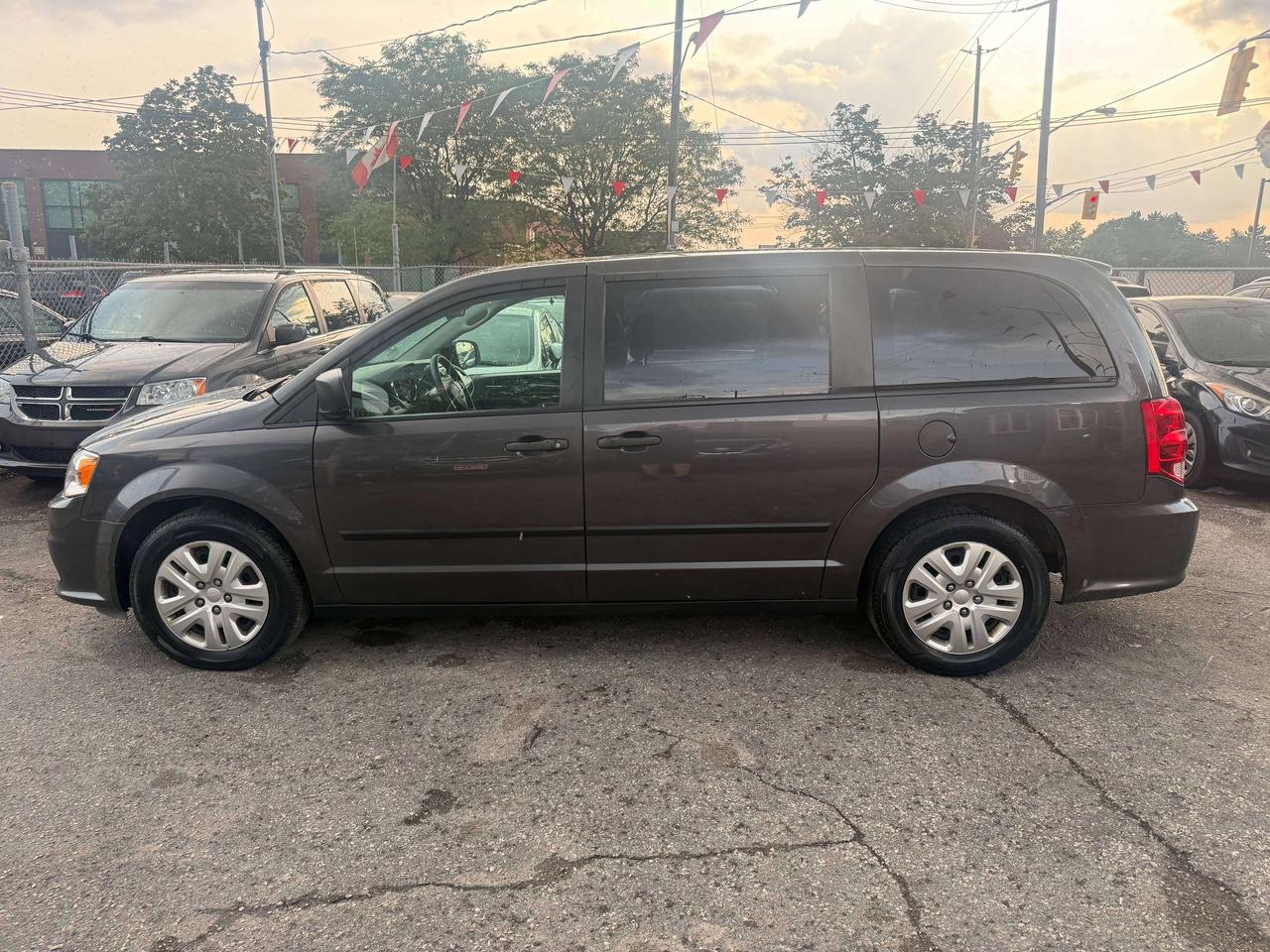 2017 Dodge Grand Caravan *** 3 YEAR WARRANTY INCLUDED *** Photo