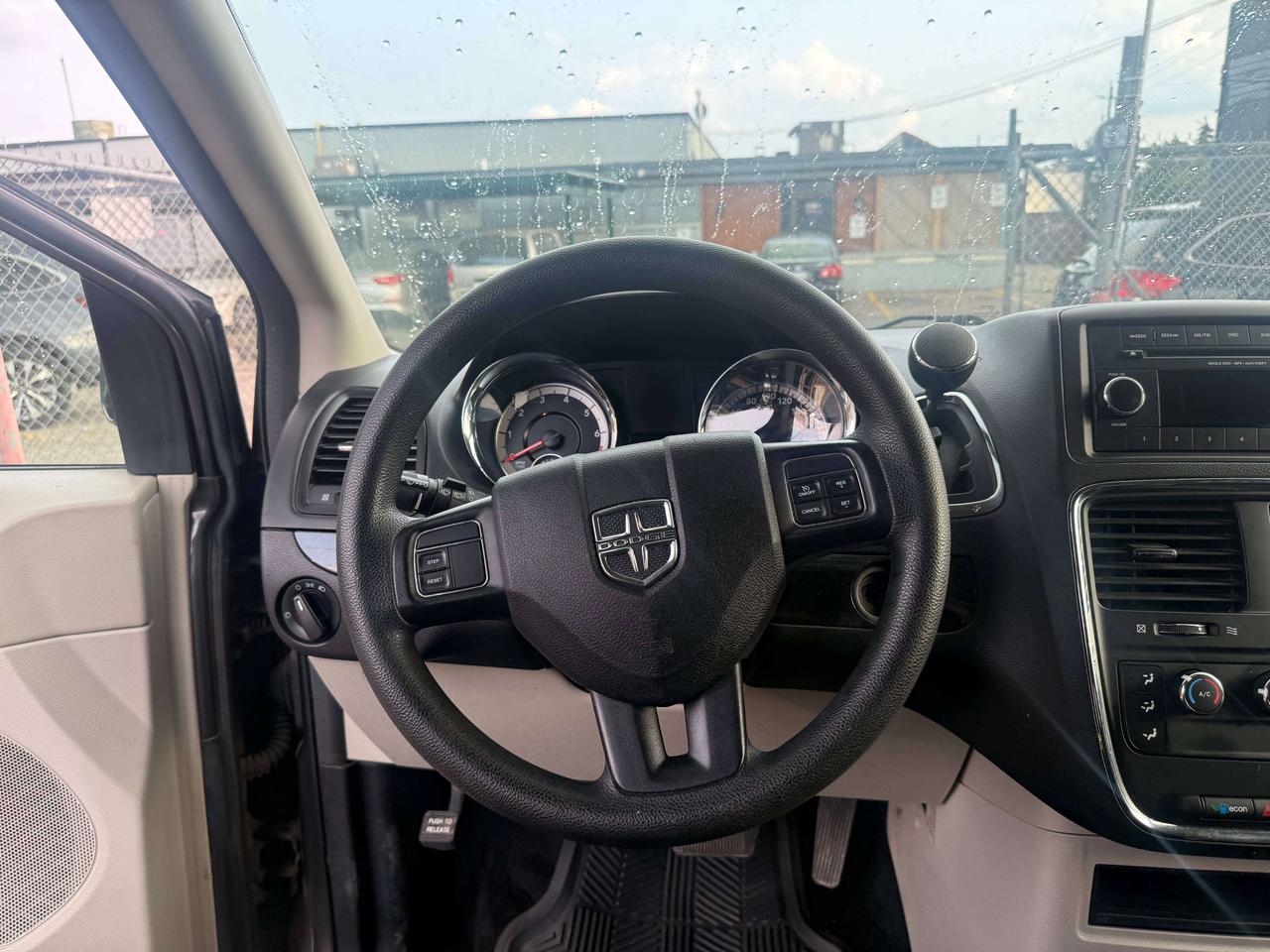 2017 Dodge Grand Caravan *** 3 YEAR WARRANTY INCLUDED *** Photo