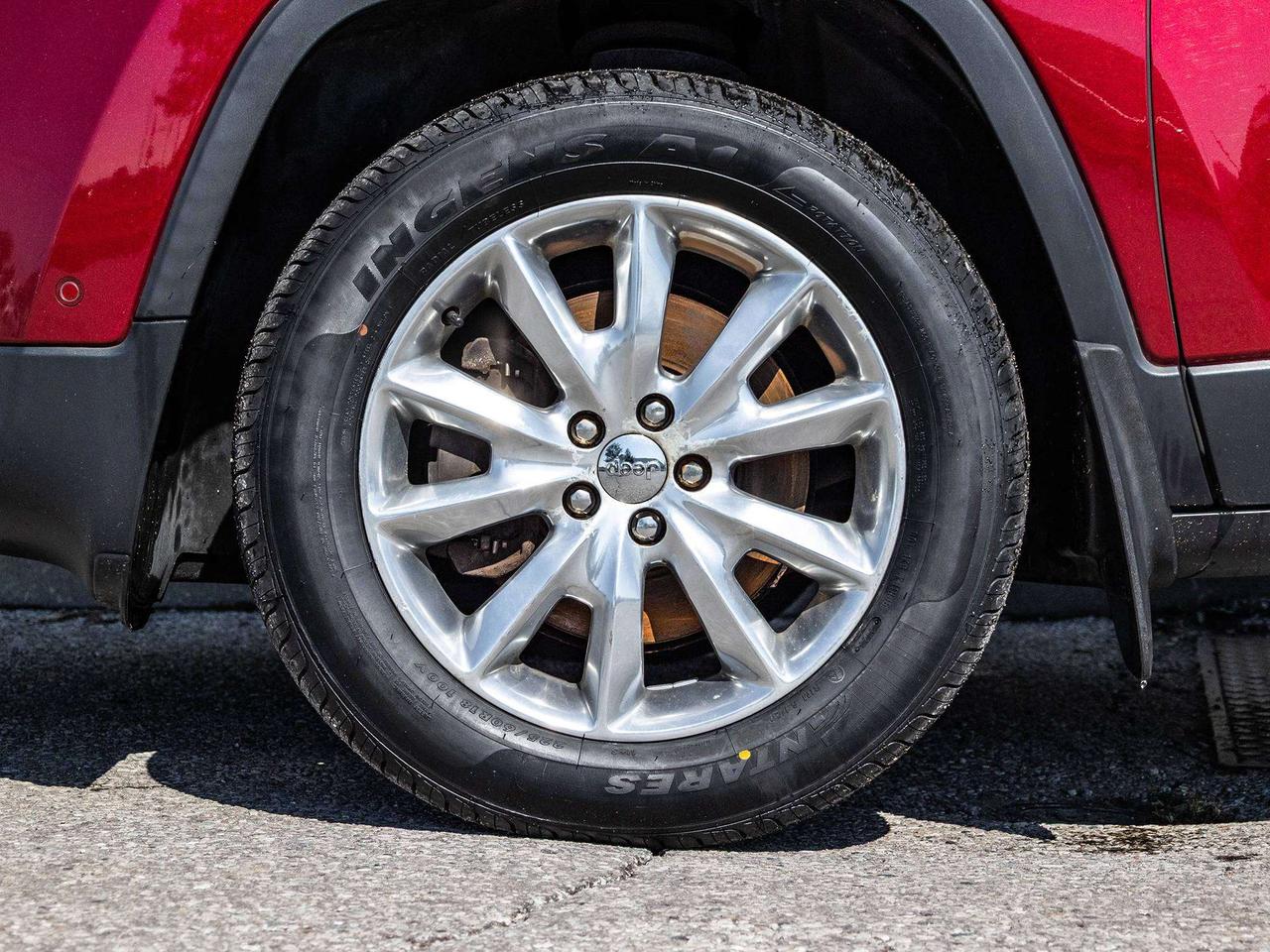 2015 Jeep Cherokee 4X4  TECH GRP  SAFETY GRP  ROOF LEATHER Photo