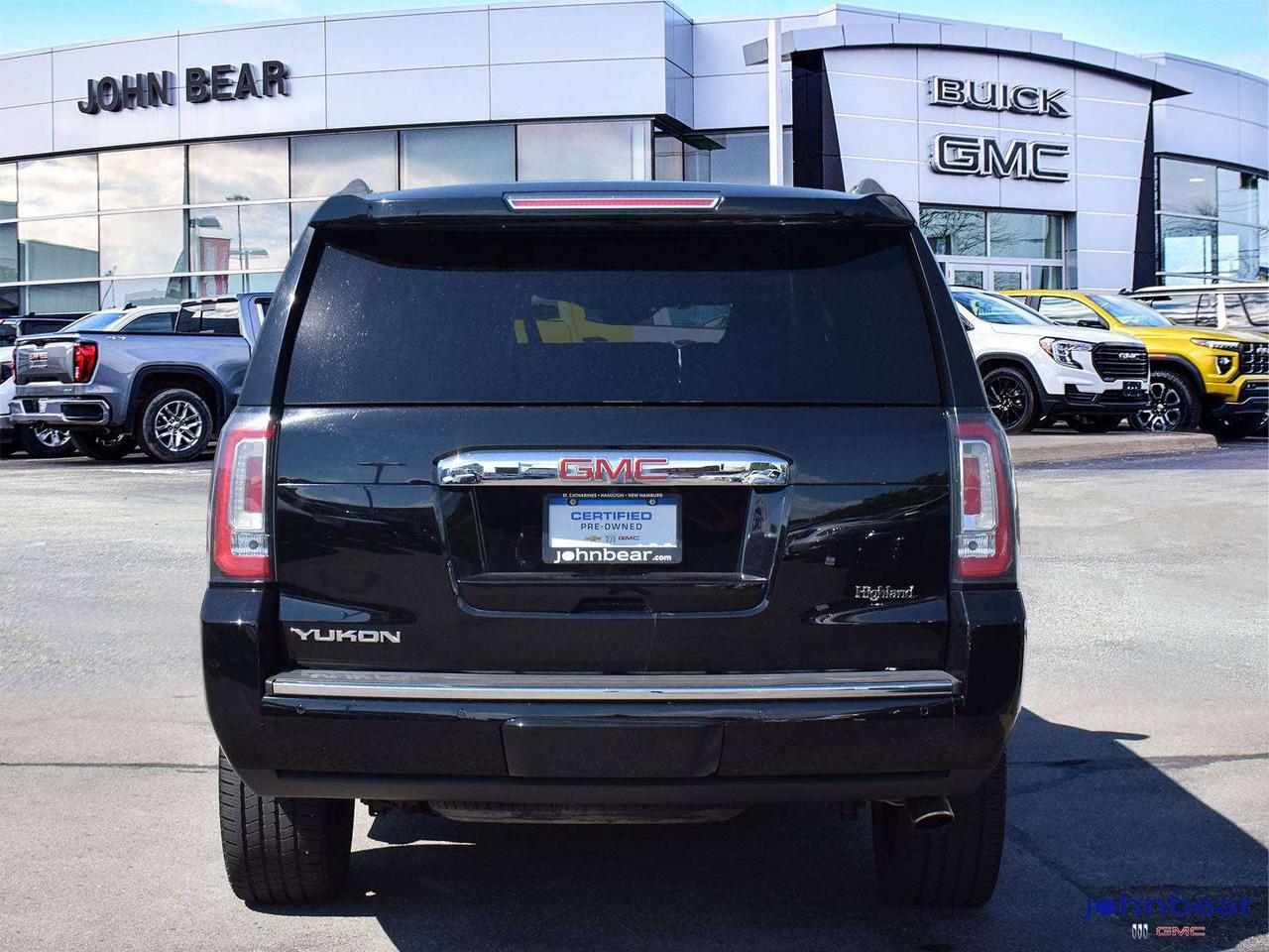 2017 GMC Yukon Denali Photo