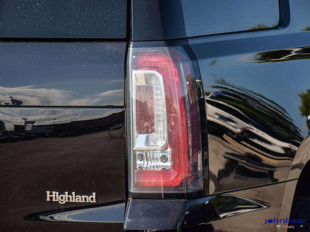 2017 GMC Yukon Denali Photo