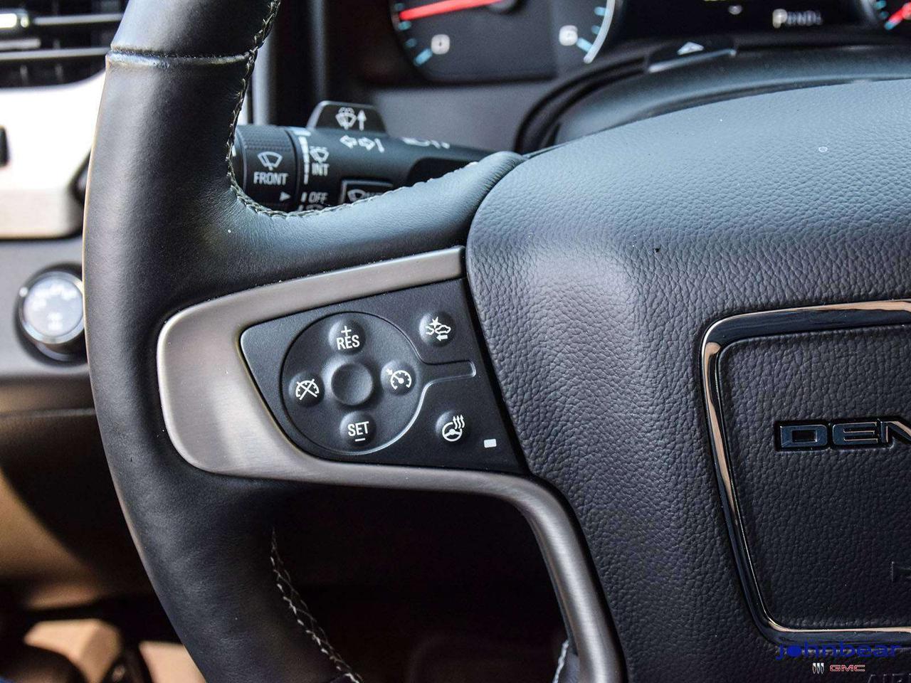 2017 GMC Yukon Denali Photo