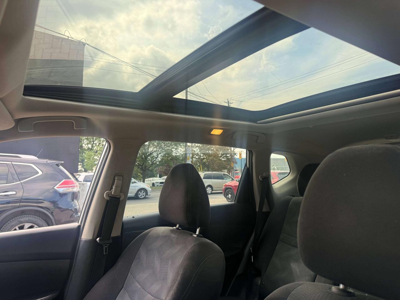 2015 Nissan Rogue *** 3 YEAR WARRANTY INCLUDED *** Photo
