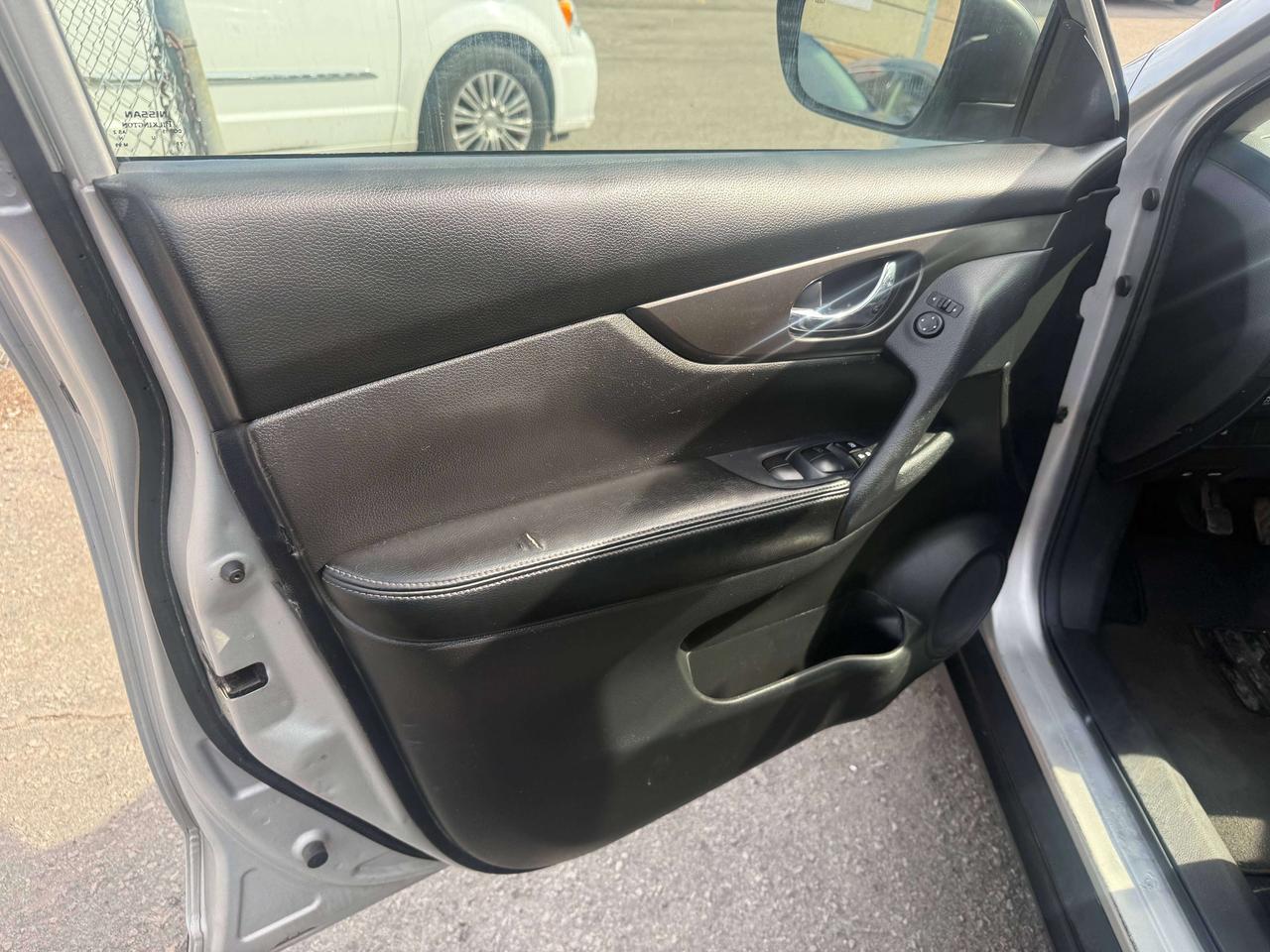 2015 Nissan Rogue *** 3 YEAR WARRANTY INCLUDED *** Photo