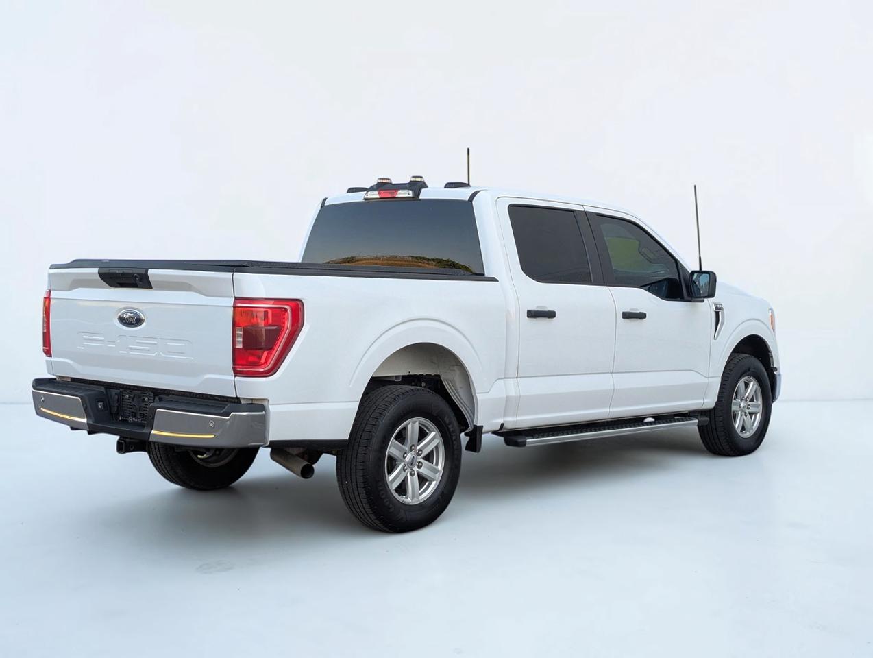 2022 Ford F-150 XLT/5.0 V8/4X4/SUPERCREW/5.5ftbed Photo
