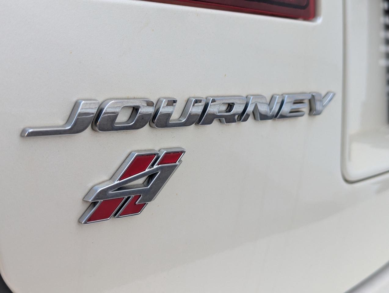 2018 Dodge Journey AWD/Crossroad/7PASSENGERS/AWD/NAV/RemoteStart/ Photo
