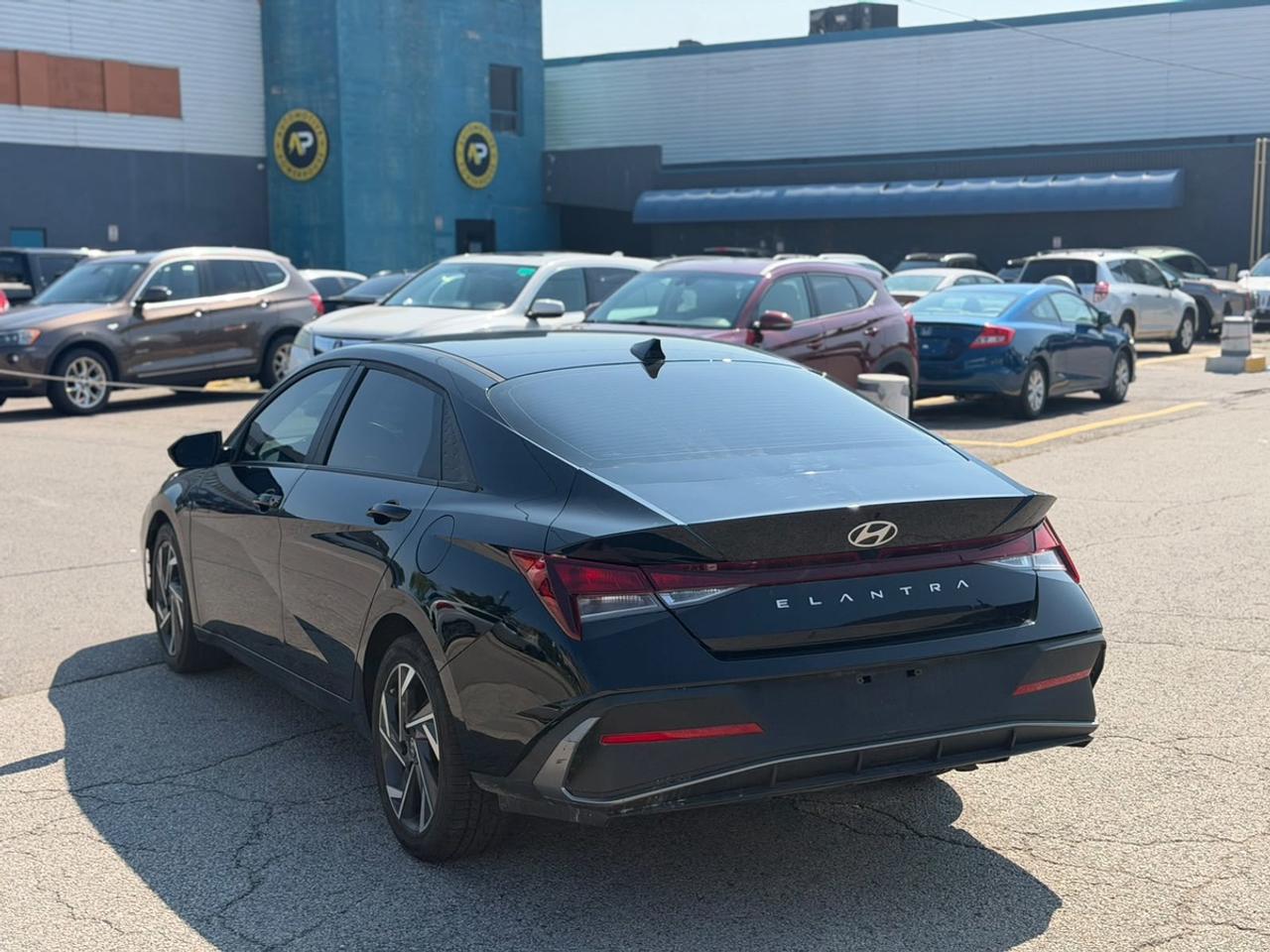 2025 Hyundai Elantra SEL Sport Photo4