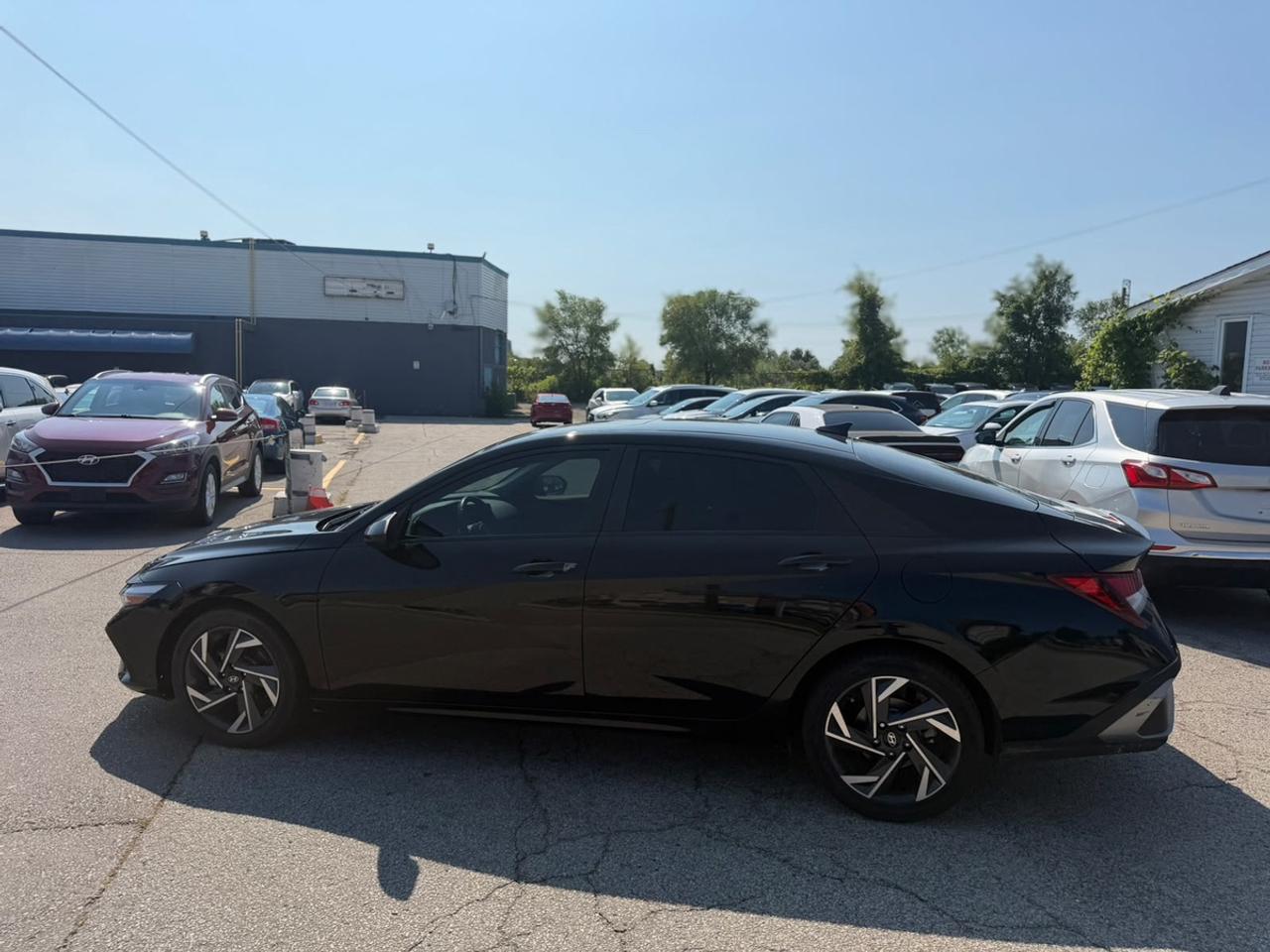 2025 Hyundai Elantra SEL Sport Photo