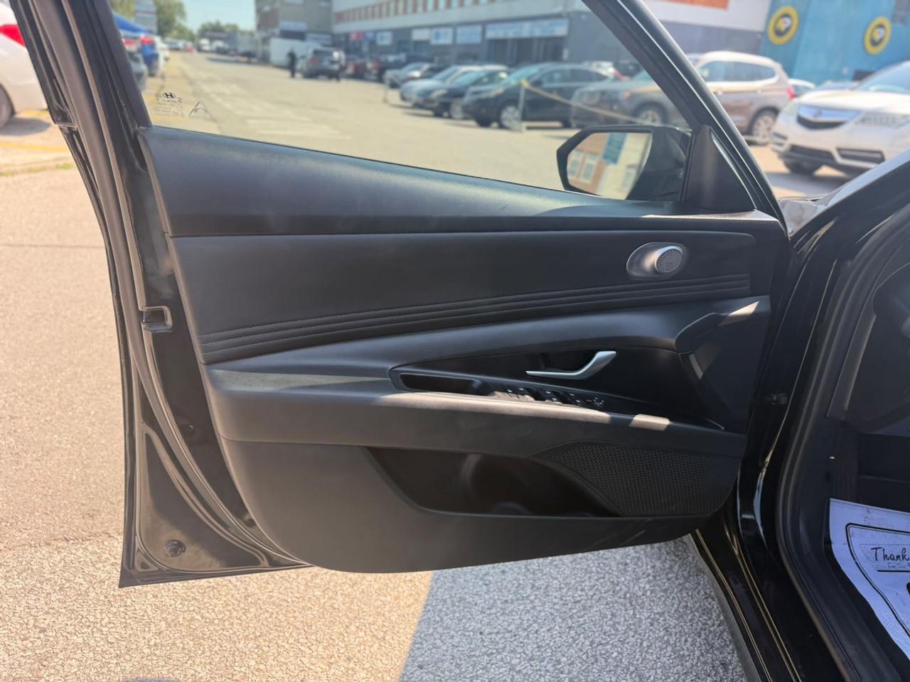 2025 Hyundai Elantra SEL Sport Photo