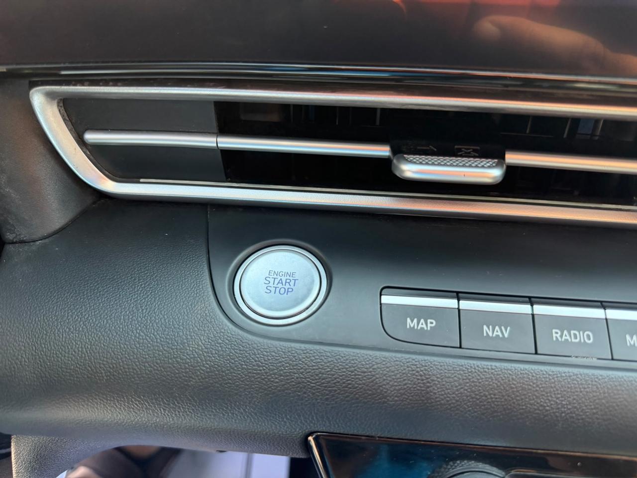 2025 Hyundai Elantra SEL Sport Photo