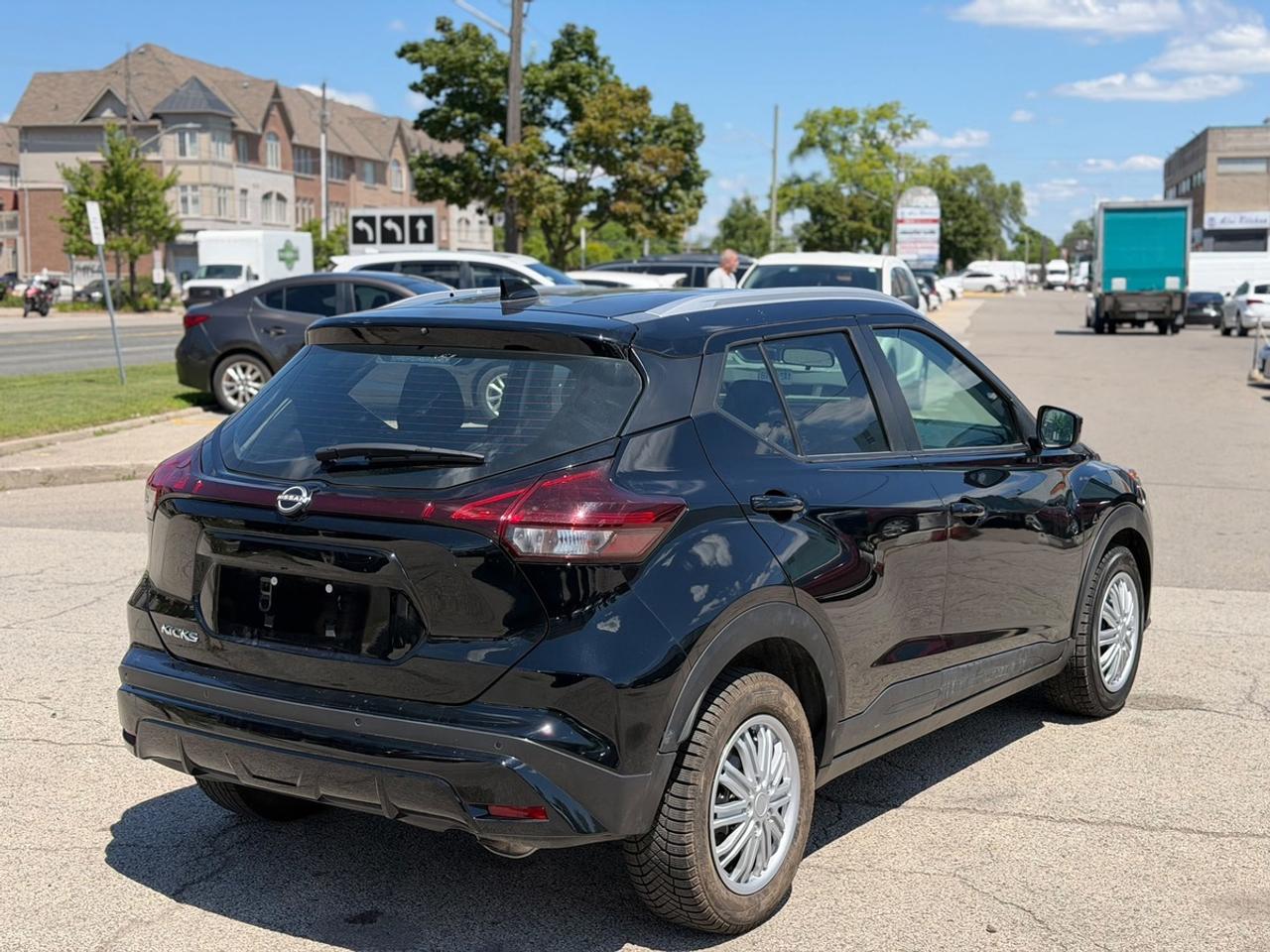 2025 Nissan Kicks SV Photo