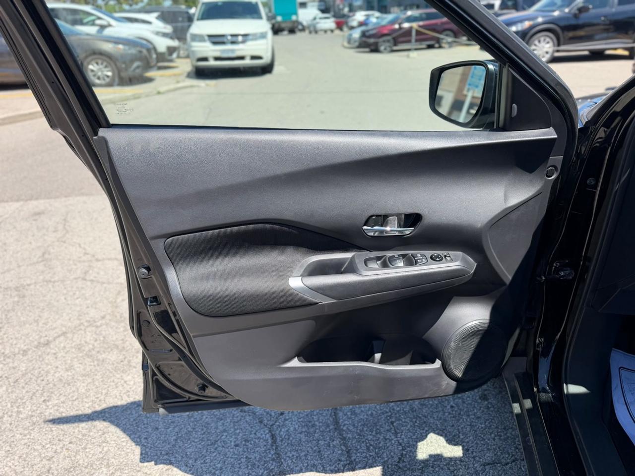 2025 Nissan Kicks SV Photo