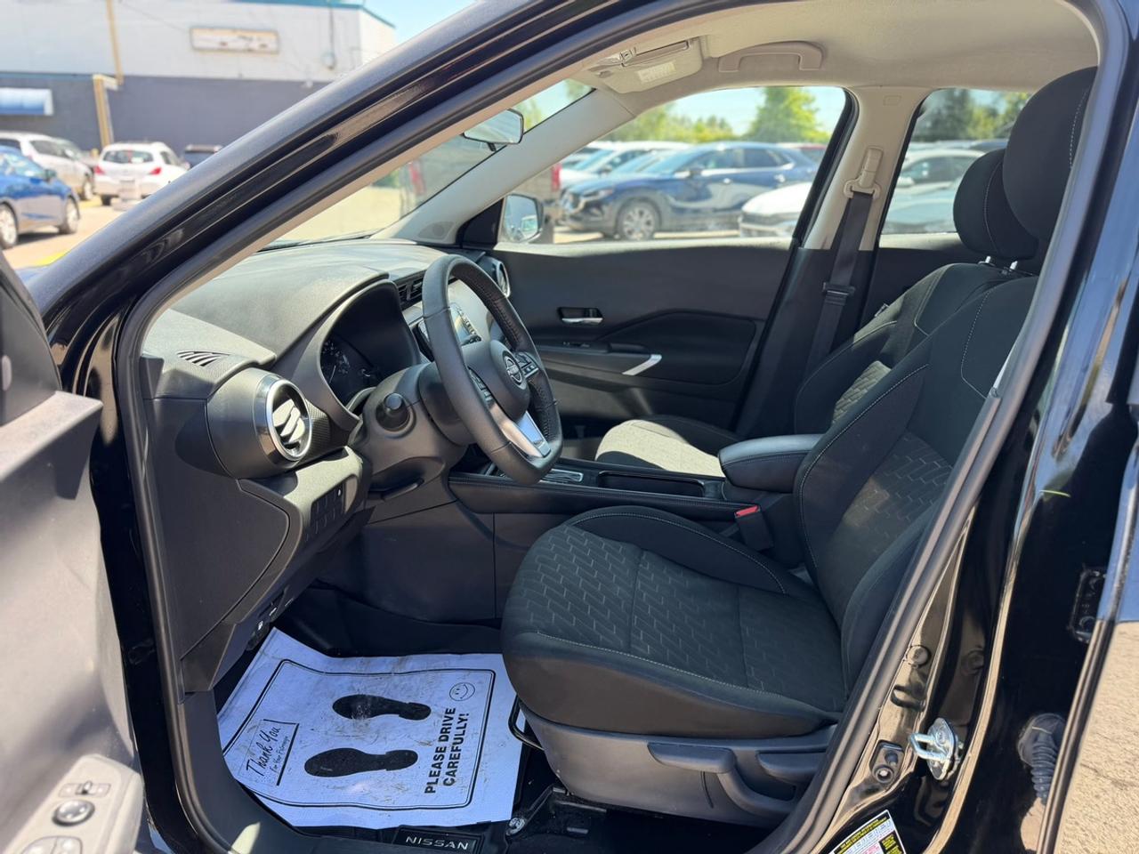 2025 Nissan Kicks SV Photo