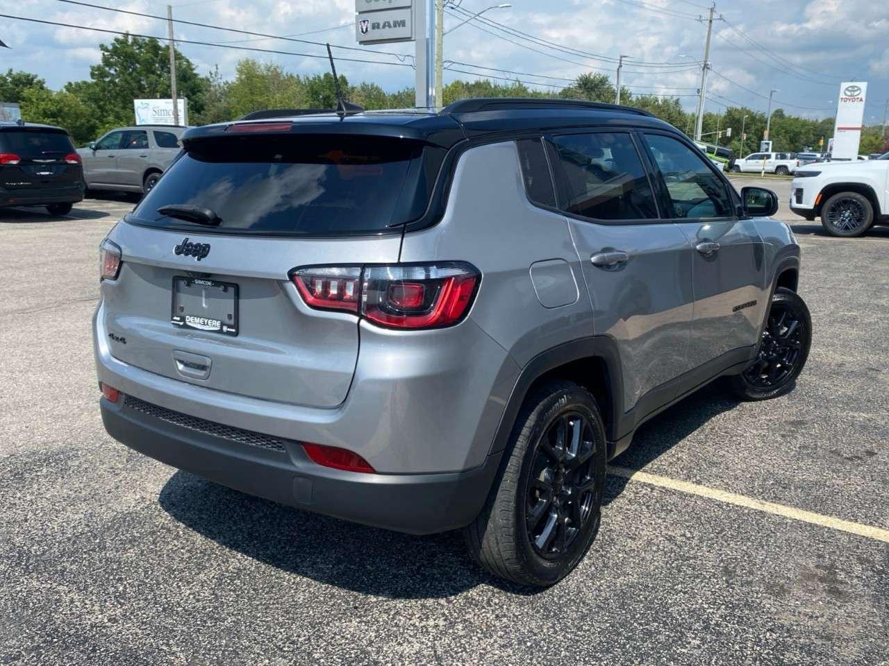 2023 Jeep Compass Altitude 4x4 Photo4