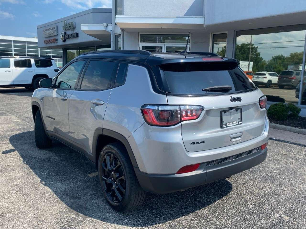 2023 Jeep Compass Altitude 4x4 Photo