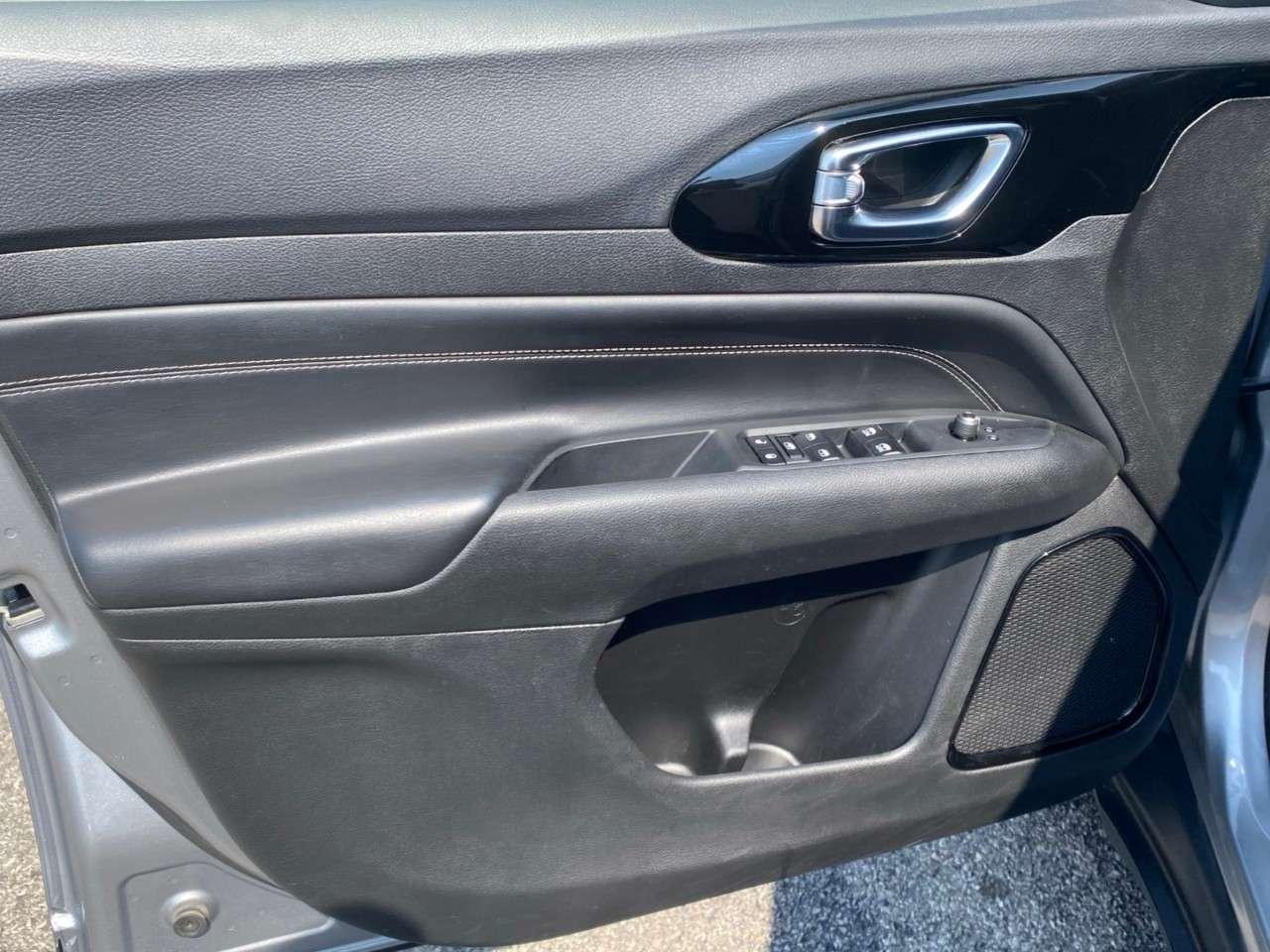 2023 Jeep Compass Altitude 4x4 Photo