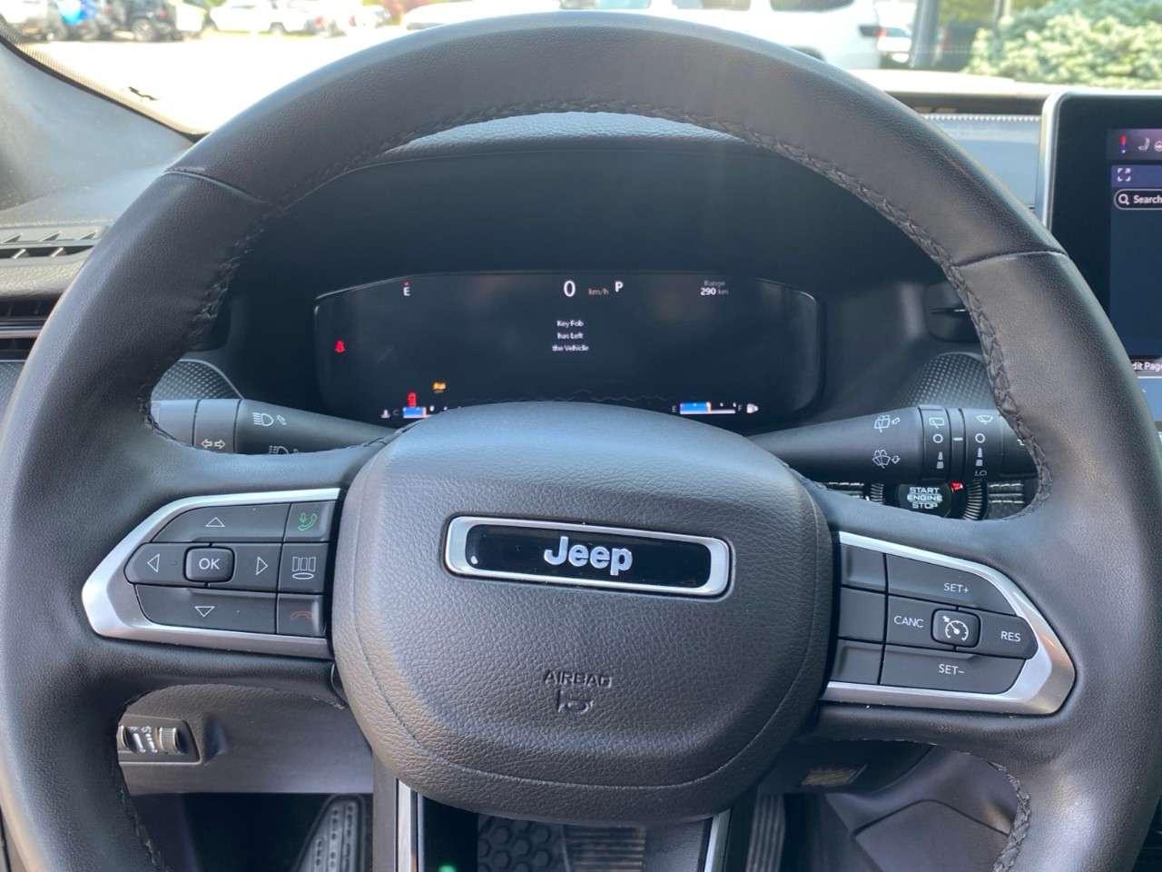 2023 Jeep Compass Altitude 4x4 Photo