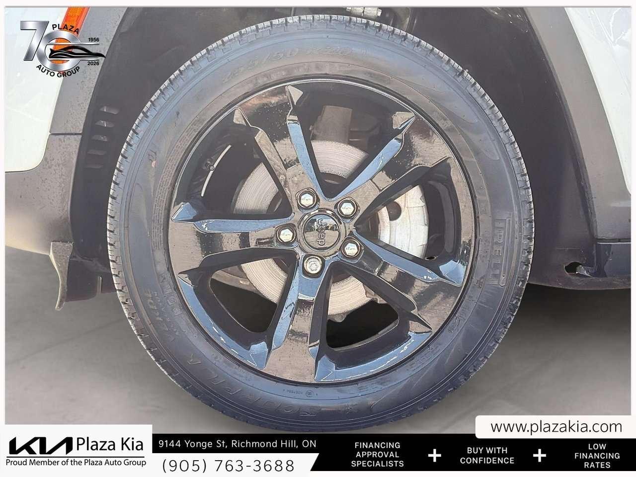 2025 Jeep Grand Cherokee *Dual-Pane Panoramic Sunroof   Trailer Tow Package Photo