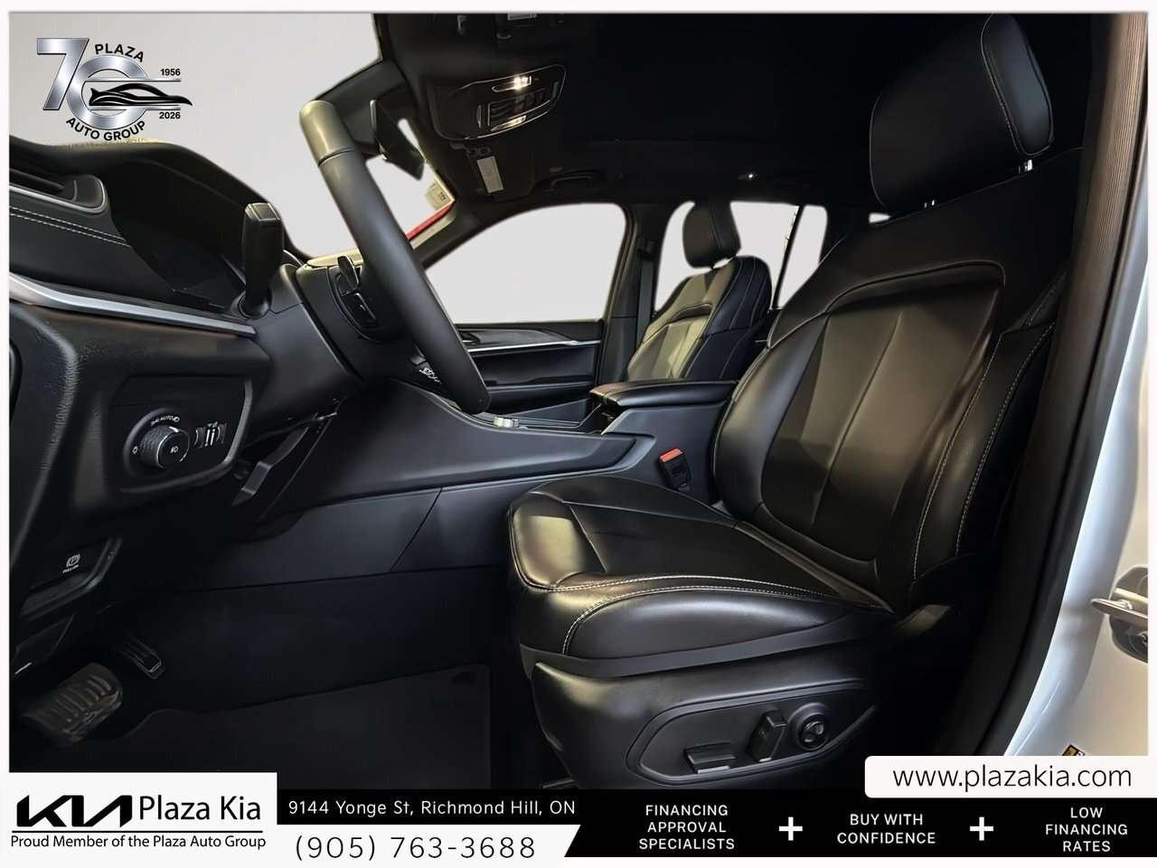 2025 Jeep Grand Cherokee *Dual-Pane Panoramic Sunroof   Trailer Tow Package Photo