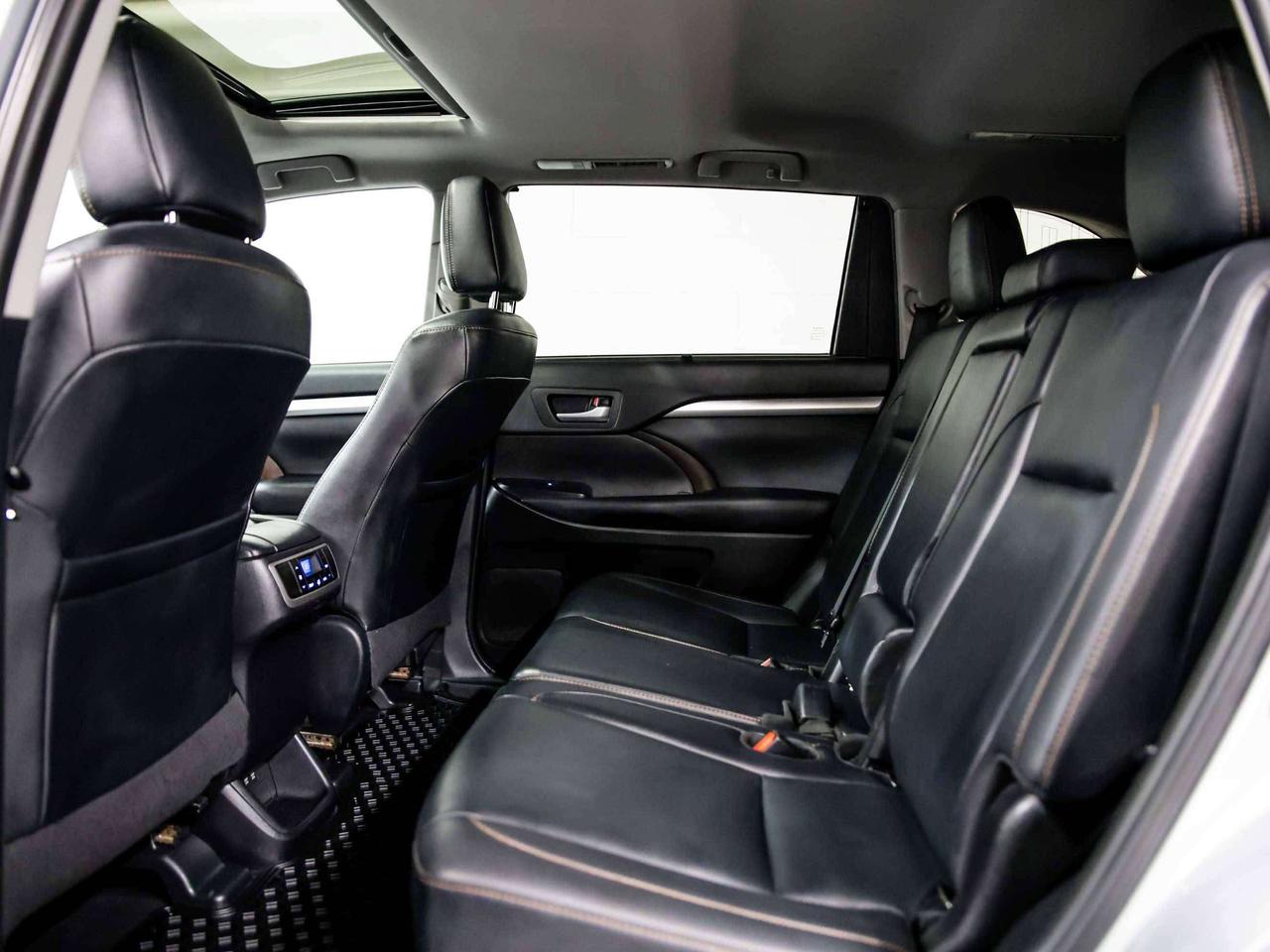 2019 Toyota Highlander  Photo