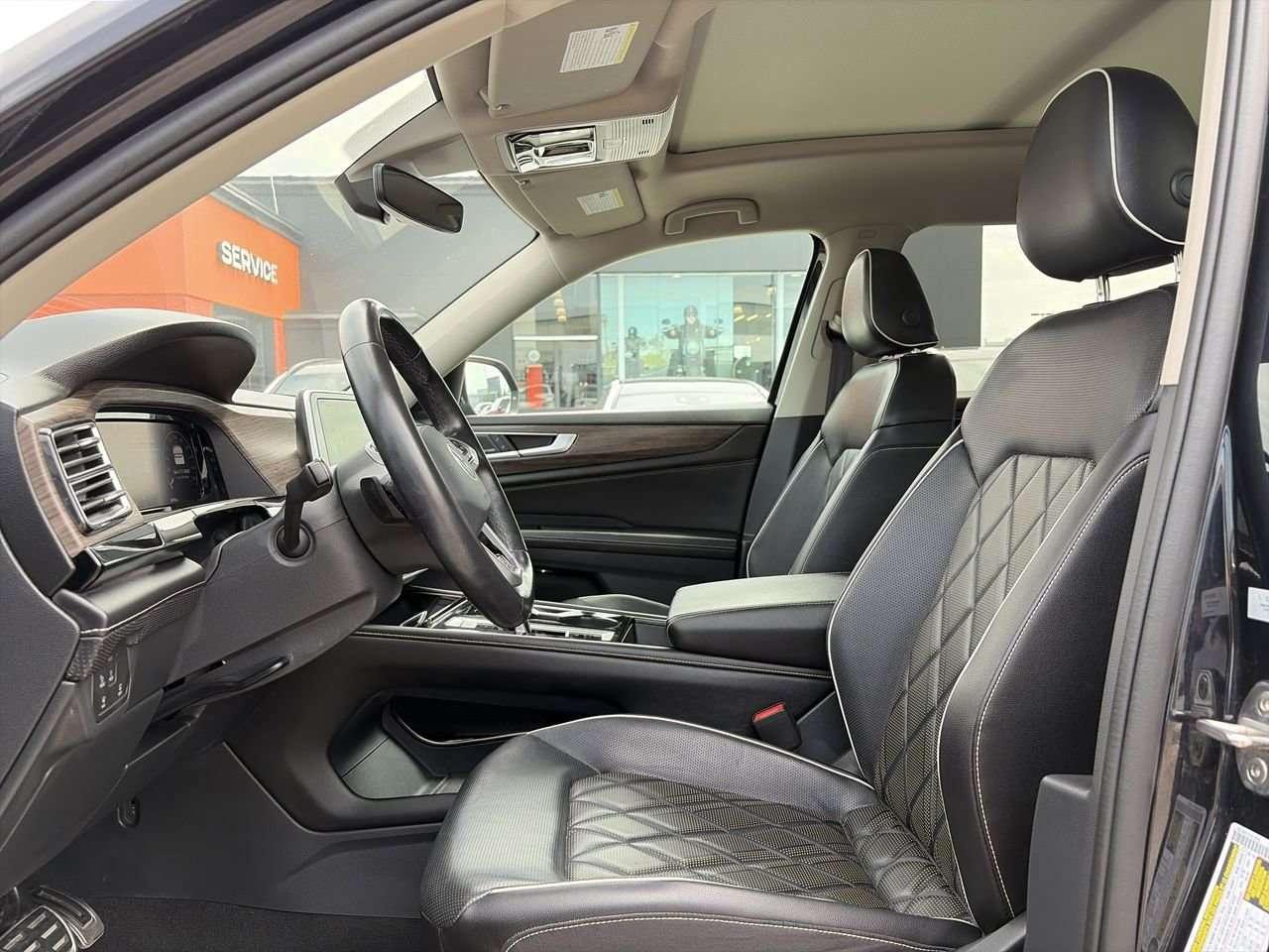 2024 Volkswagen Atlas Execline 2.0 TSI 4MOTION Remote Starter  3rd Row Seat  Leather  Sunroof Photo
