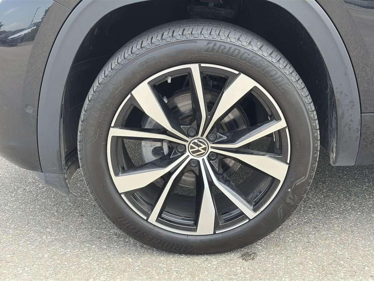 2024 Volkswagen Atlas Execline 2.0 TSI 4MOTION Remote Starter  3rd Row Seat  Leather  Sunroof Photo
