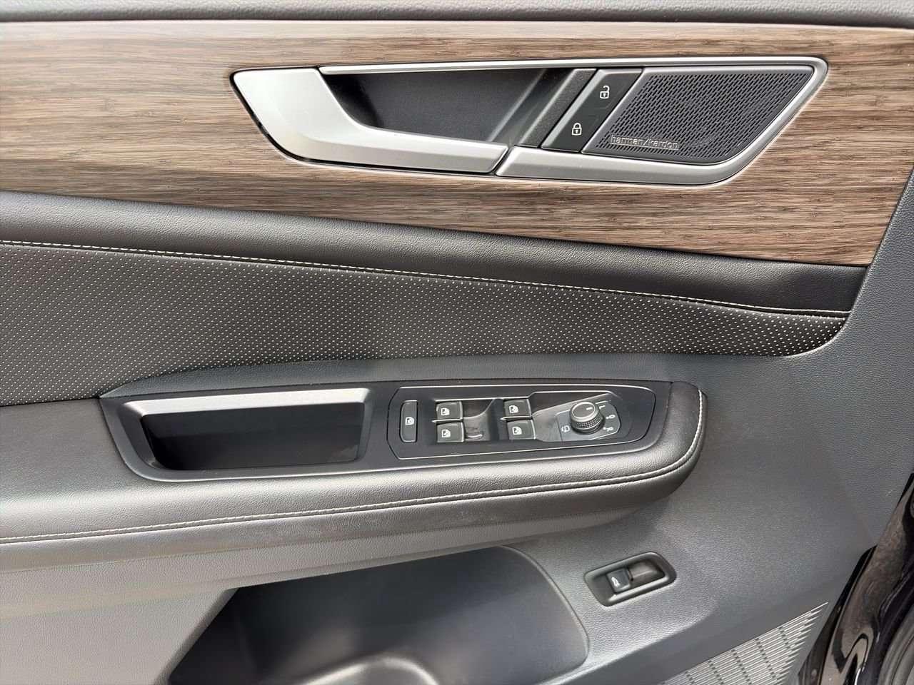 2024 Volkswagen Atlas Execline 2.0 TSI 4MOTION Remote Starter  3rd Row Seat  Leather  Sunroof Photo