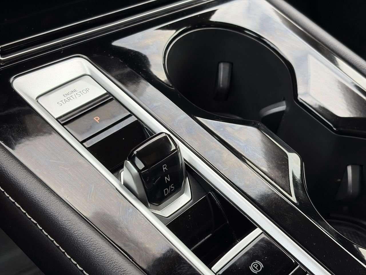 2024 Volkswagen Atlas Execline 2.0 TSI 4MOTION Remote Starter  3rd Row Seat  Leather  Sunroof Photo
