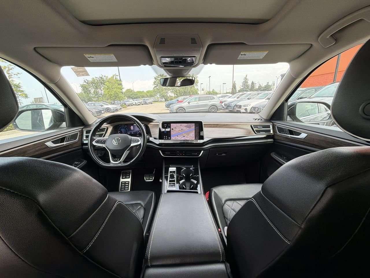 2024 Volkswagen Atlas Execline 2.0 TSI 4MOTION Remote Starter  3rd Row Seat  Leather  Sunroof Photo