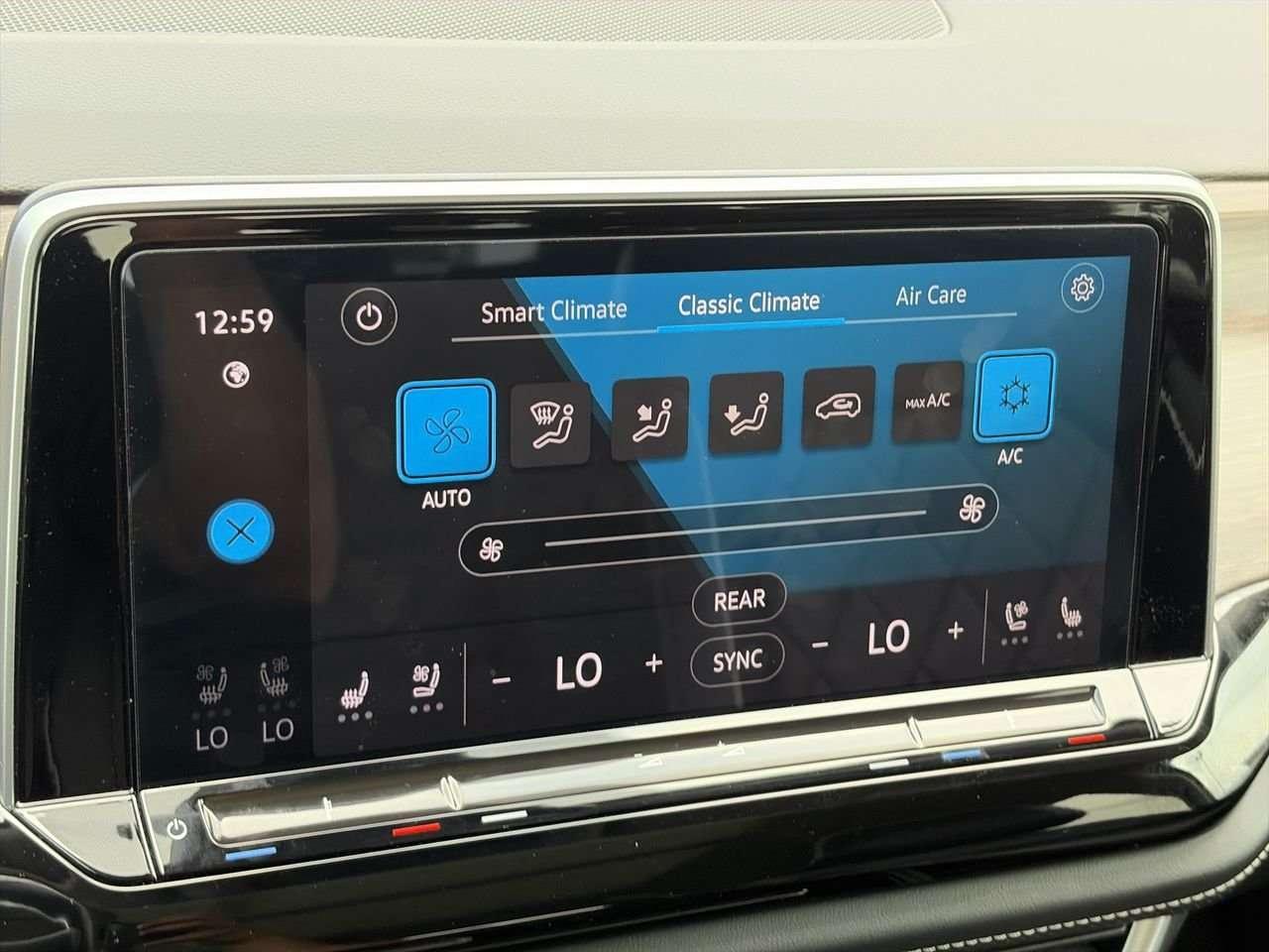 2024 Volkswagen Atlas Execline 2.0 TSI 4MOTION Remote Starter  3rd Row Seat  Leather  Sunroof Photo