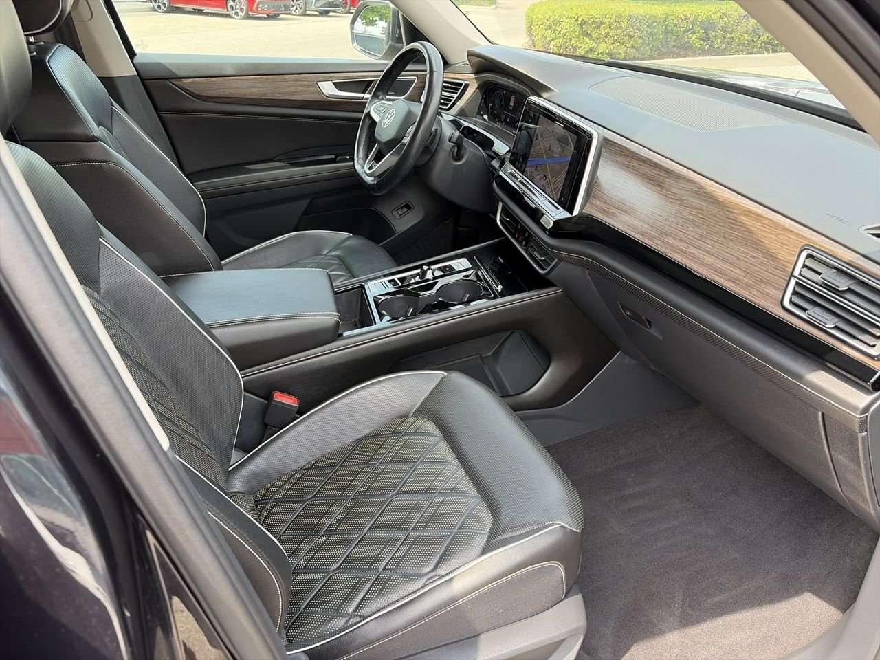 2024 Volkswagen Atlas Execline 2.0 TSI 4MOTION Remote Starter  3rd Row Seat  Leather  Sunroof Photo