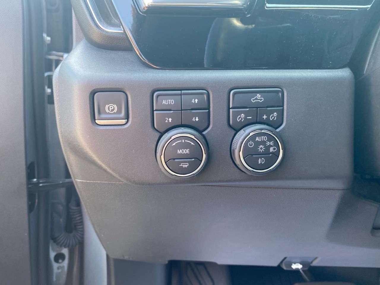 2025 Chevrolet Silverado 1500 Crew Cab Short Box 4-Wheel Drive LT Trail Boss Photo