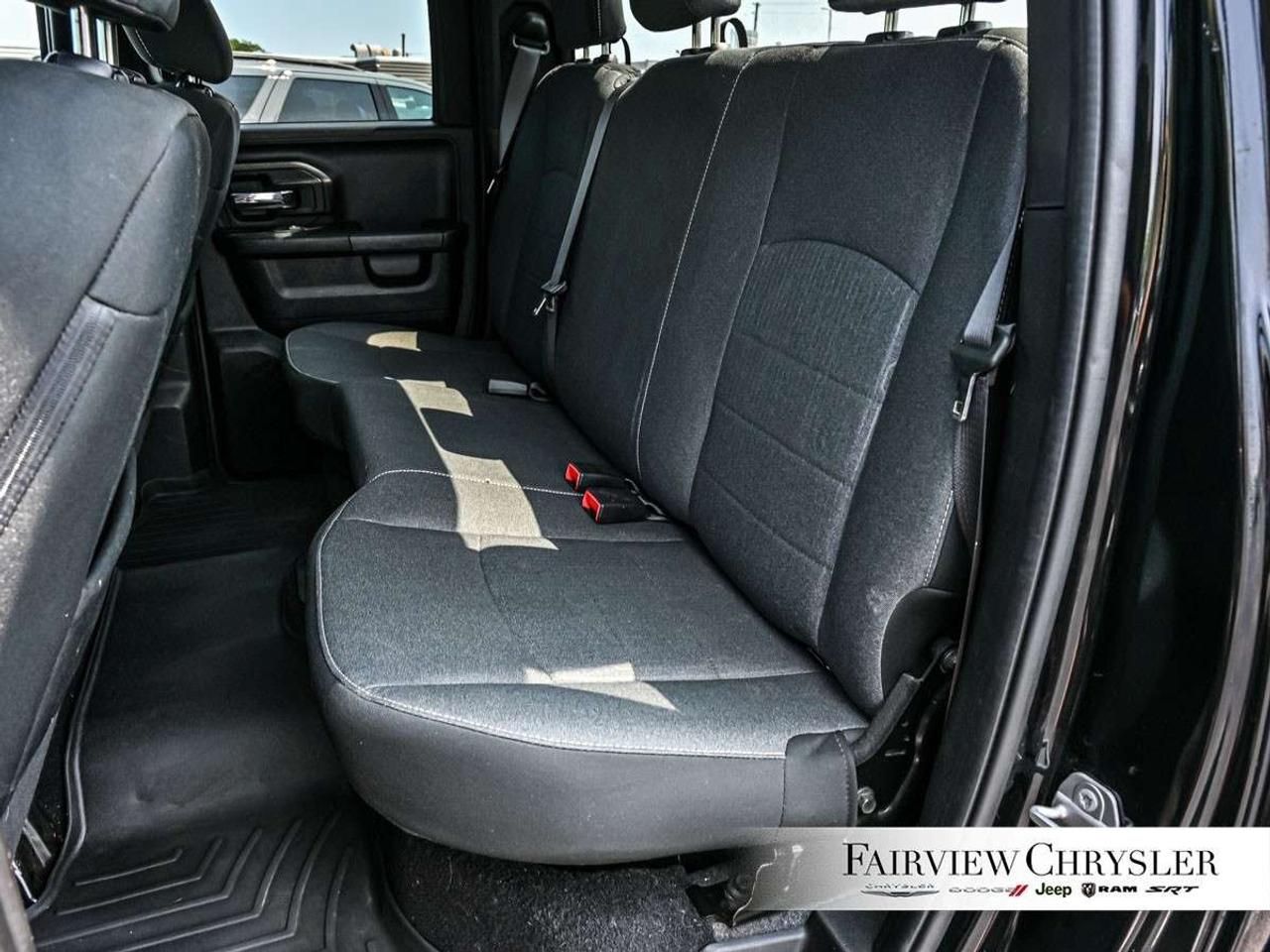 2021 RAM 1500 Warlock 4x4 Quad Cab 6'4 Box WARLOCK   4X4   LONG BOX   BLUETOOTH   CARPLAY   DUAL CLIMATE Photo