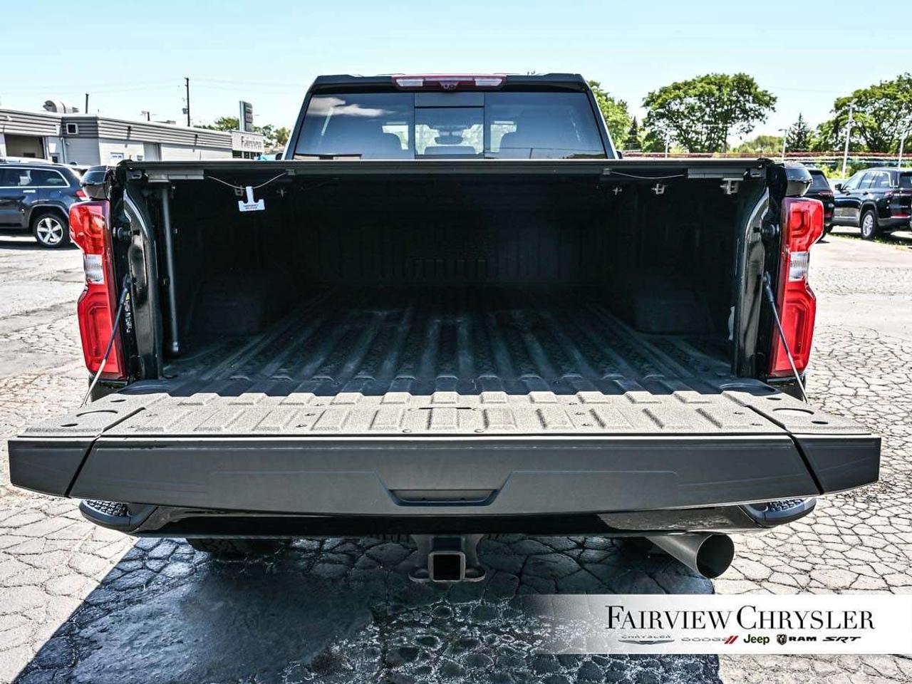 2024 Chevrolet Silverado 2500 4WD Crew Cab Standard Box High Country MIDNIGHT EDITION   Z71 OFF ROAD   SUNROOF   PREMIUM   HEADS UP DISPLAY   CARPLAY Photo