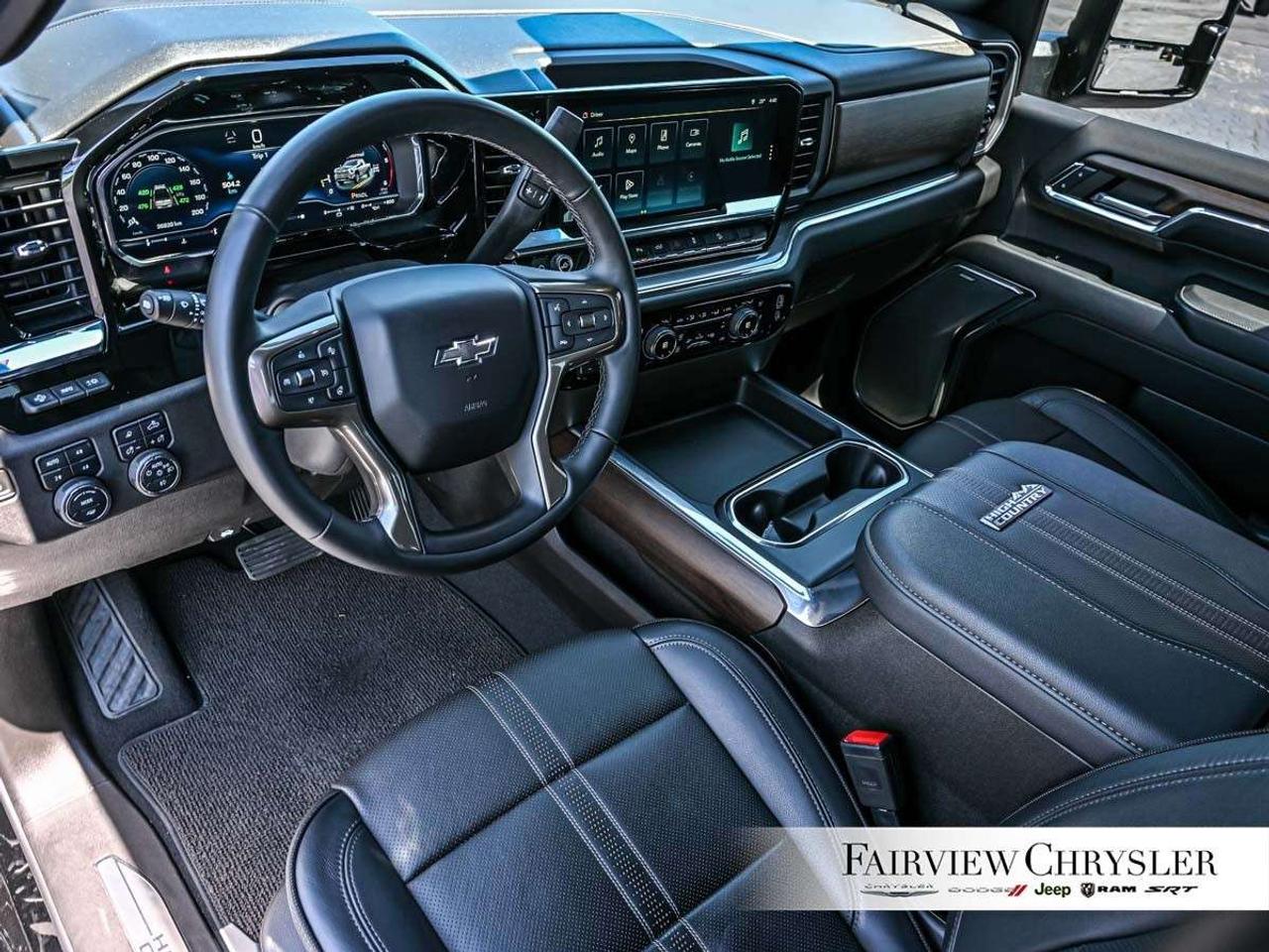 2024 Chevrolet Silverado 2500 4WD Crew Cab Standard Box High Country MIDNIGHT EDITION   Z71 OFF ROAD   SUNROOF   PREMIUM   HEADS UP DISPLAY   CARPLAY Photo